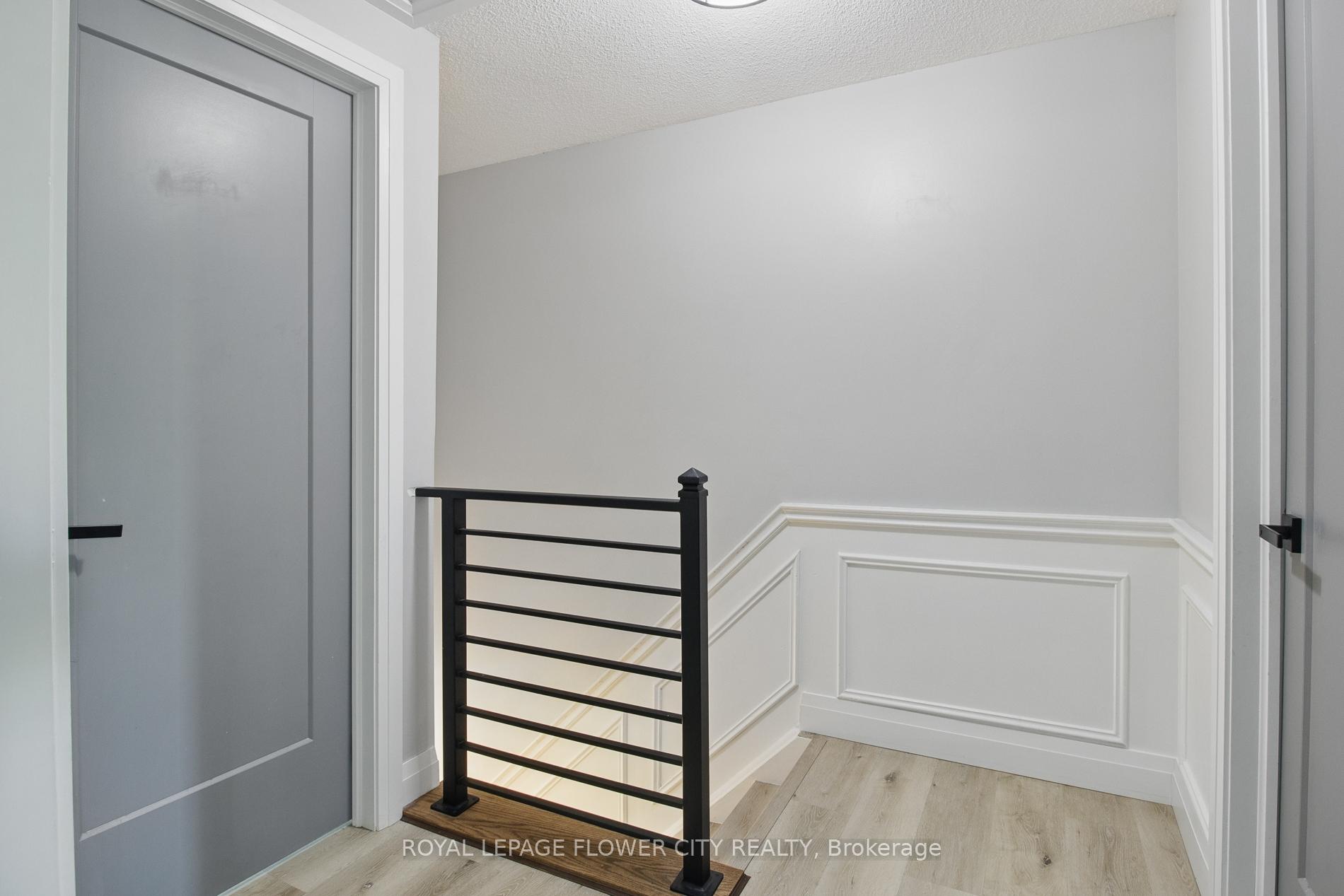 3 Bedrooms Condo at 151 Gateshead, Hamilton For sale