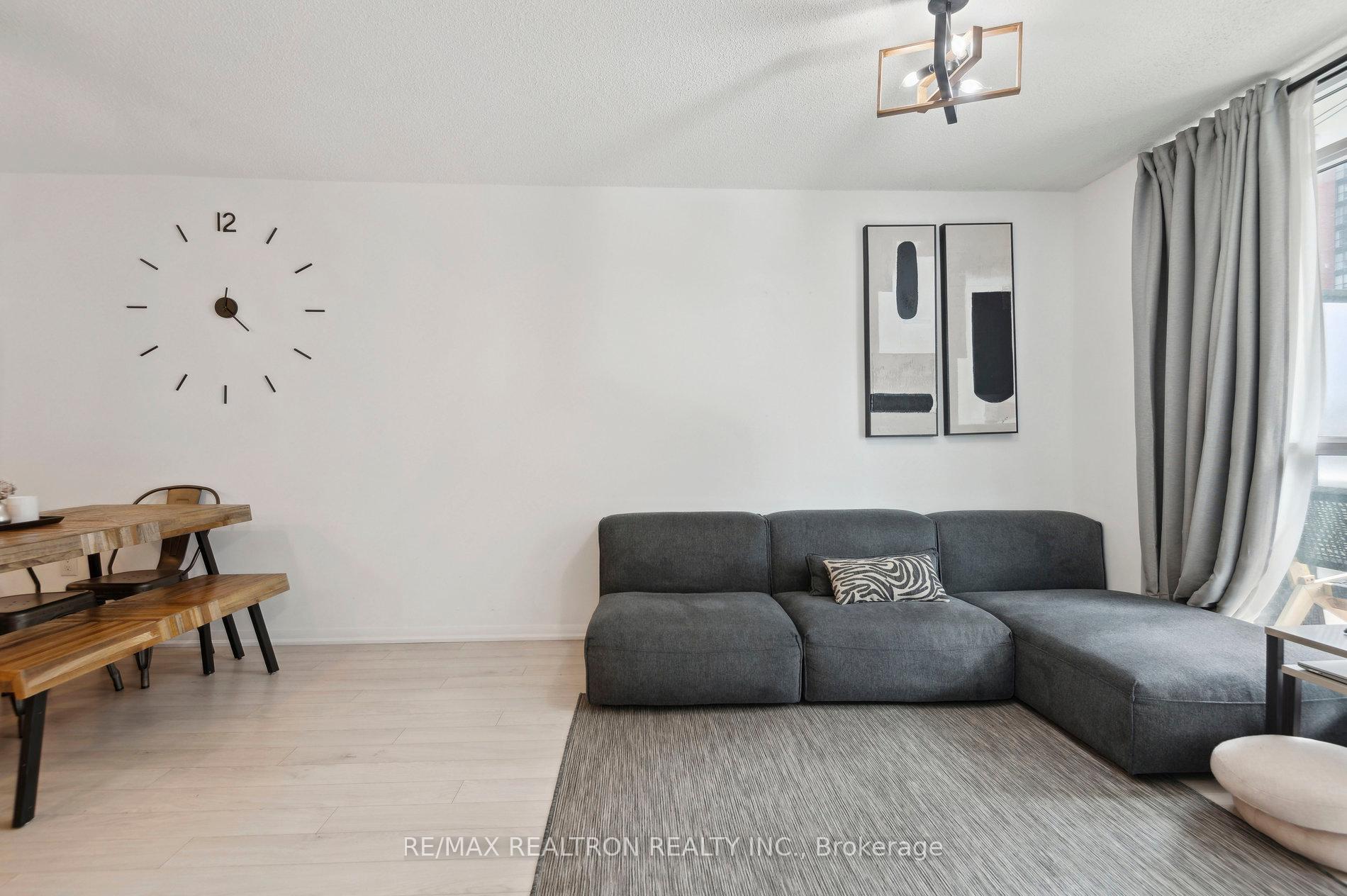 2 Bedrooms Condo at 3091 Dufferin, Toronto For sale