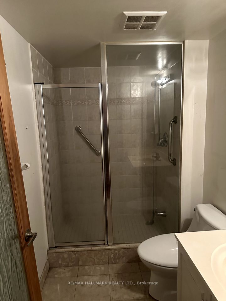 https://trreb-image.ampre.ca/HbDXGWuikiR8K2ynxl7iT6TdgJRNquDOXN6Hxdopthw/rs:fit:960:960/wm:.5:so:0:50:.4/wmsh:10/wmt:PHNwYW4gZm9yZWdyb3VuZD0nd2hpdGUnIGZvbnQ9JzY4Jz5SRS9NQVggSEFMTE1BUksgUkVBTFRZIExURC4sIEJyb2tlcmFnZTwvc3Bhbj4/cb:20250415175830/L3RycmViL2xpc3RpbmdzLzQwLzg2LzI1LzE4L3AvMTdiYTA2MWMtODBjMy00MzUxLWJjMGYtNTRhOTViMjUwNzY3LmpwZw.jpg