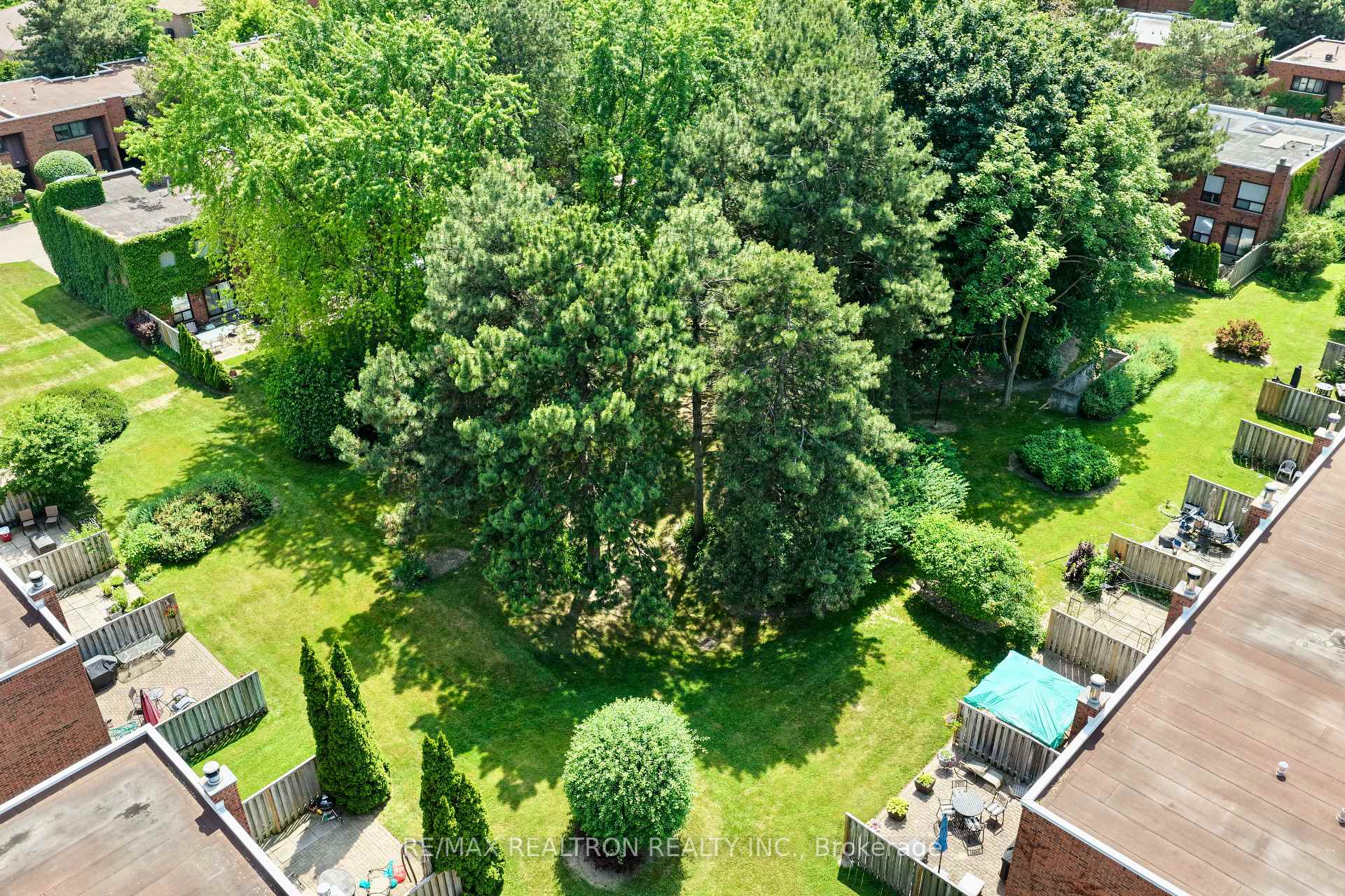 4 Bedrooms Condo at 316 Torresdale, Toronto For sale