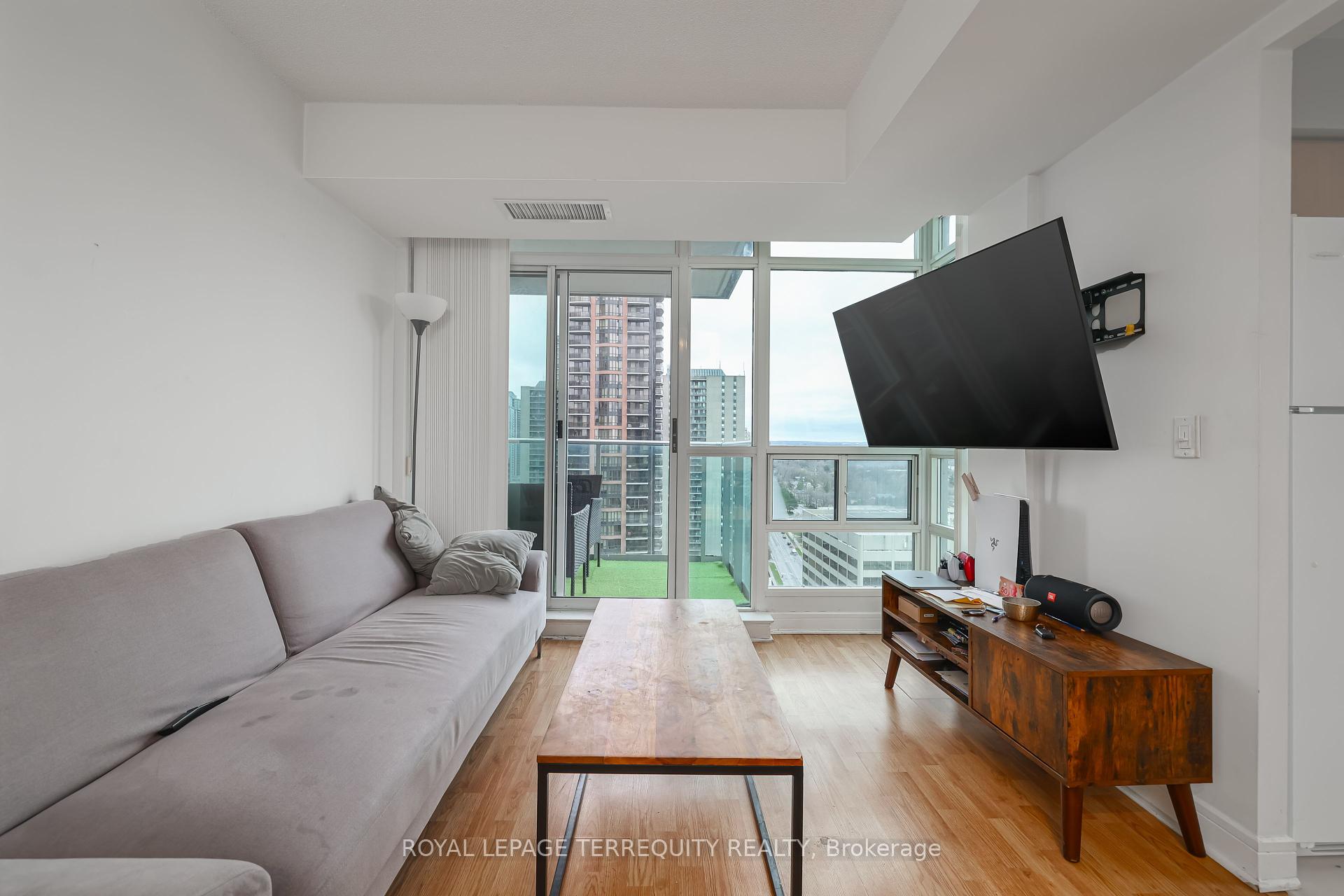 2 Bedrooms Condo at 35 Bales, Toronto For sale