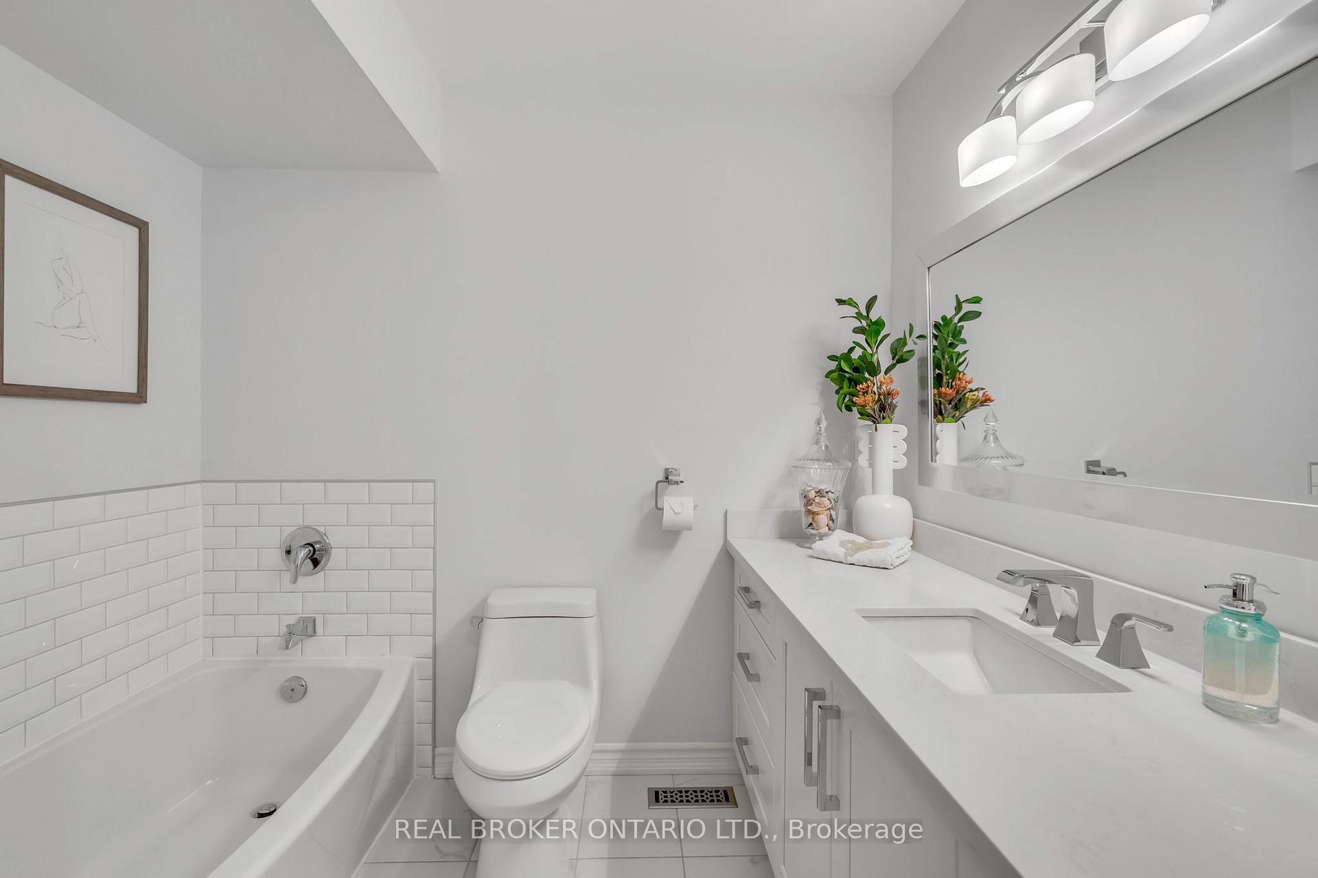 2 Bedrooms Condo at 2015 Cleaver, Burlington For sale