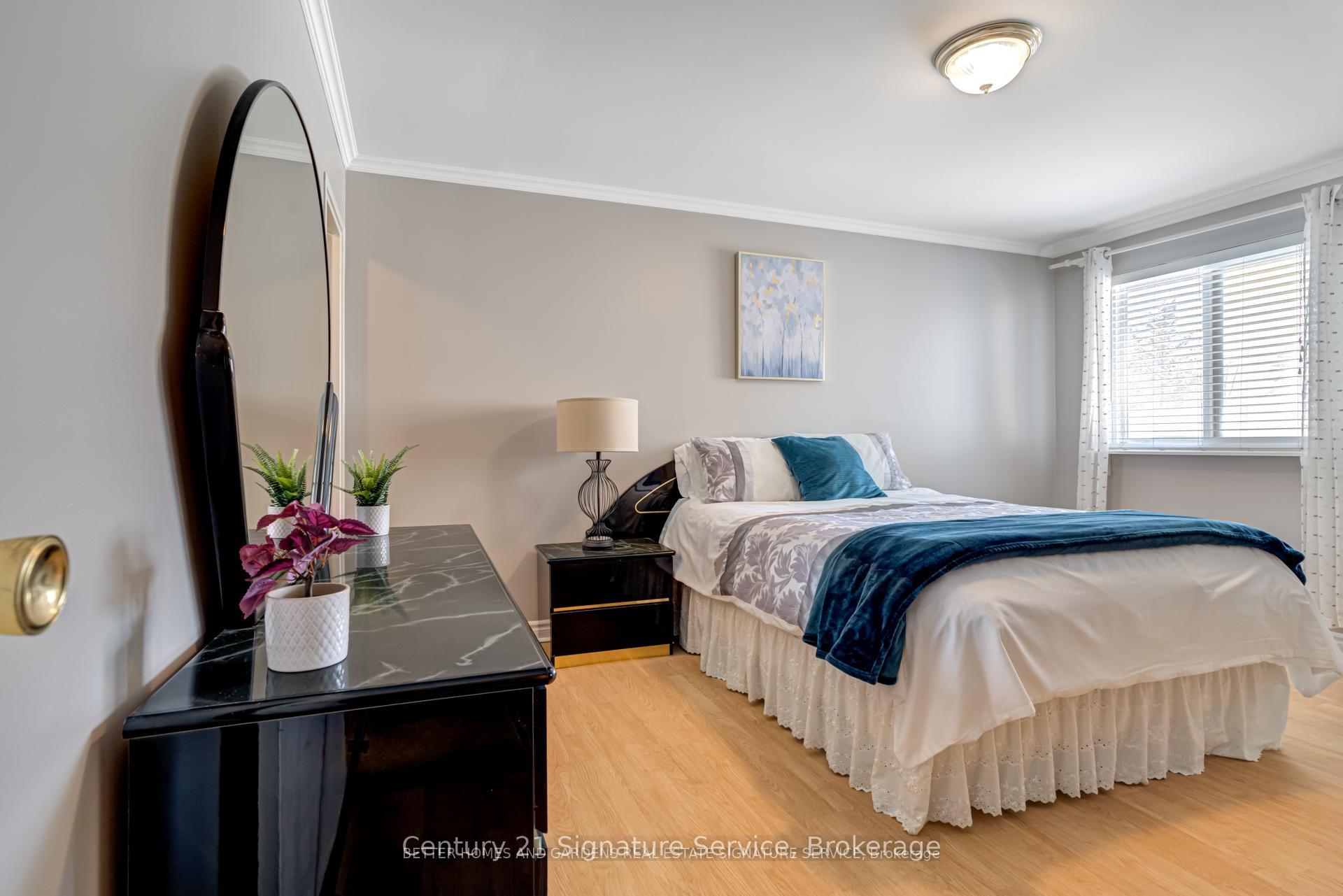 2 Bedrooms Condo at 2001 Bonnymede, Mississauga For sale