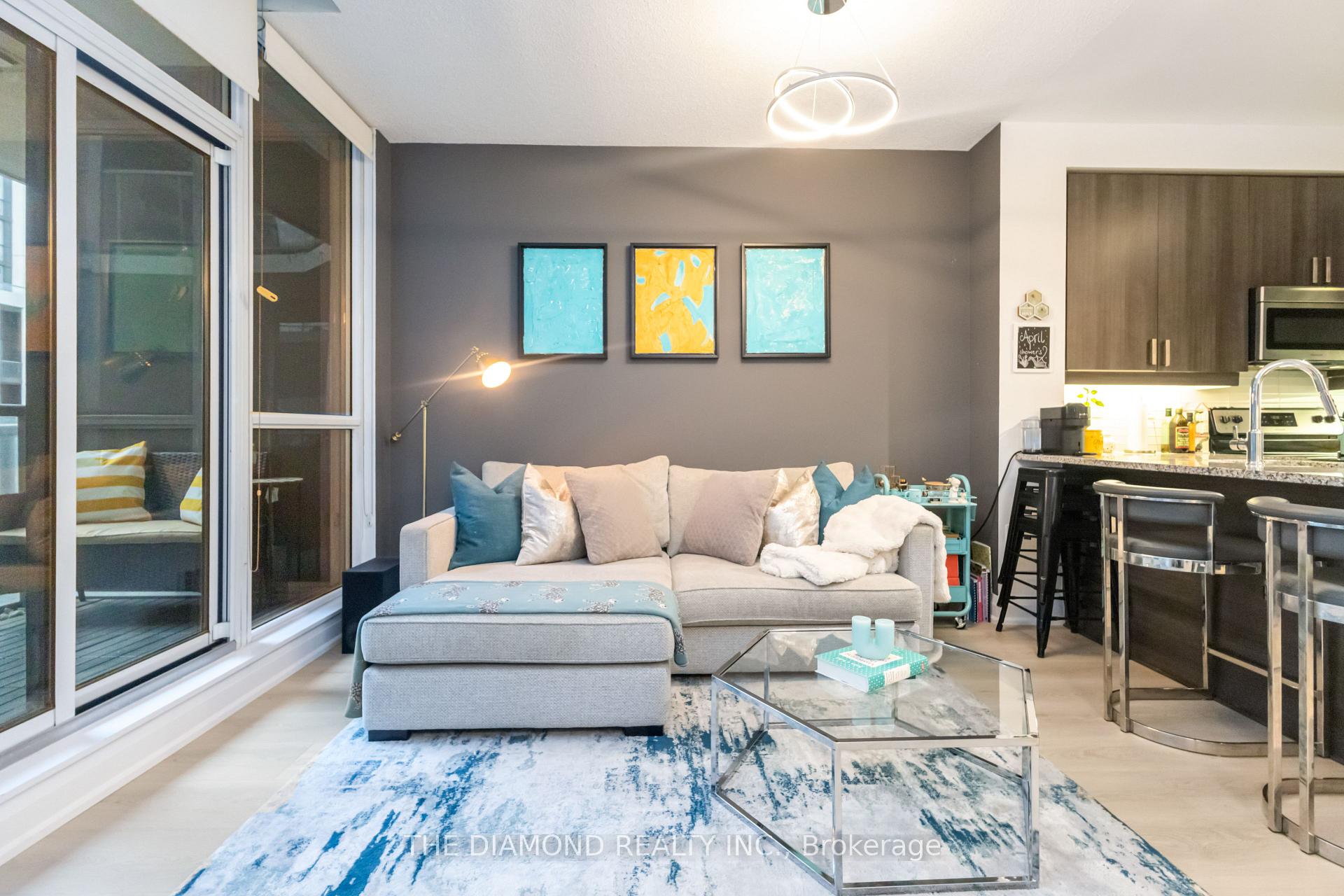 2 Bedrooms Condo at 1185 The Queensway, Toronto For sale
