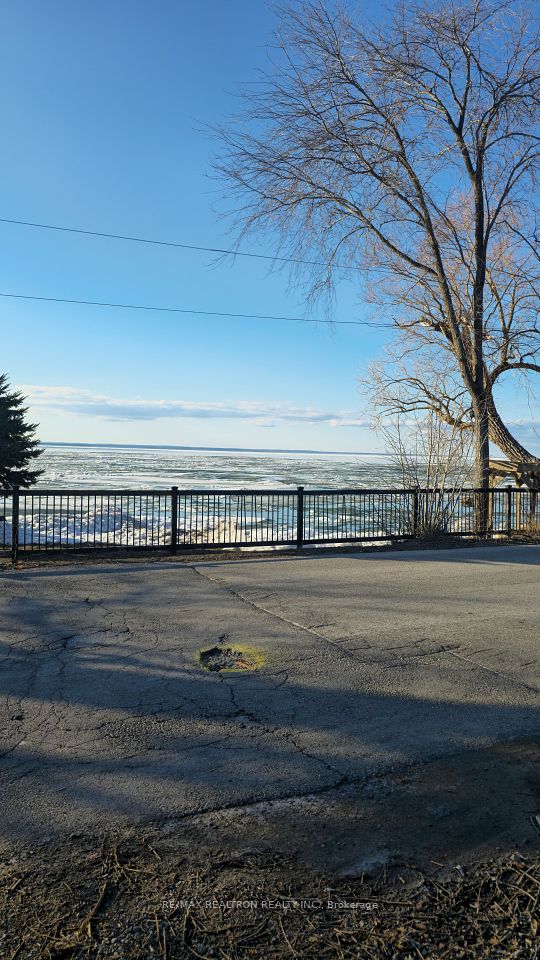 417 Lake