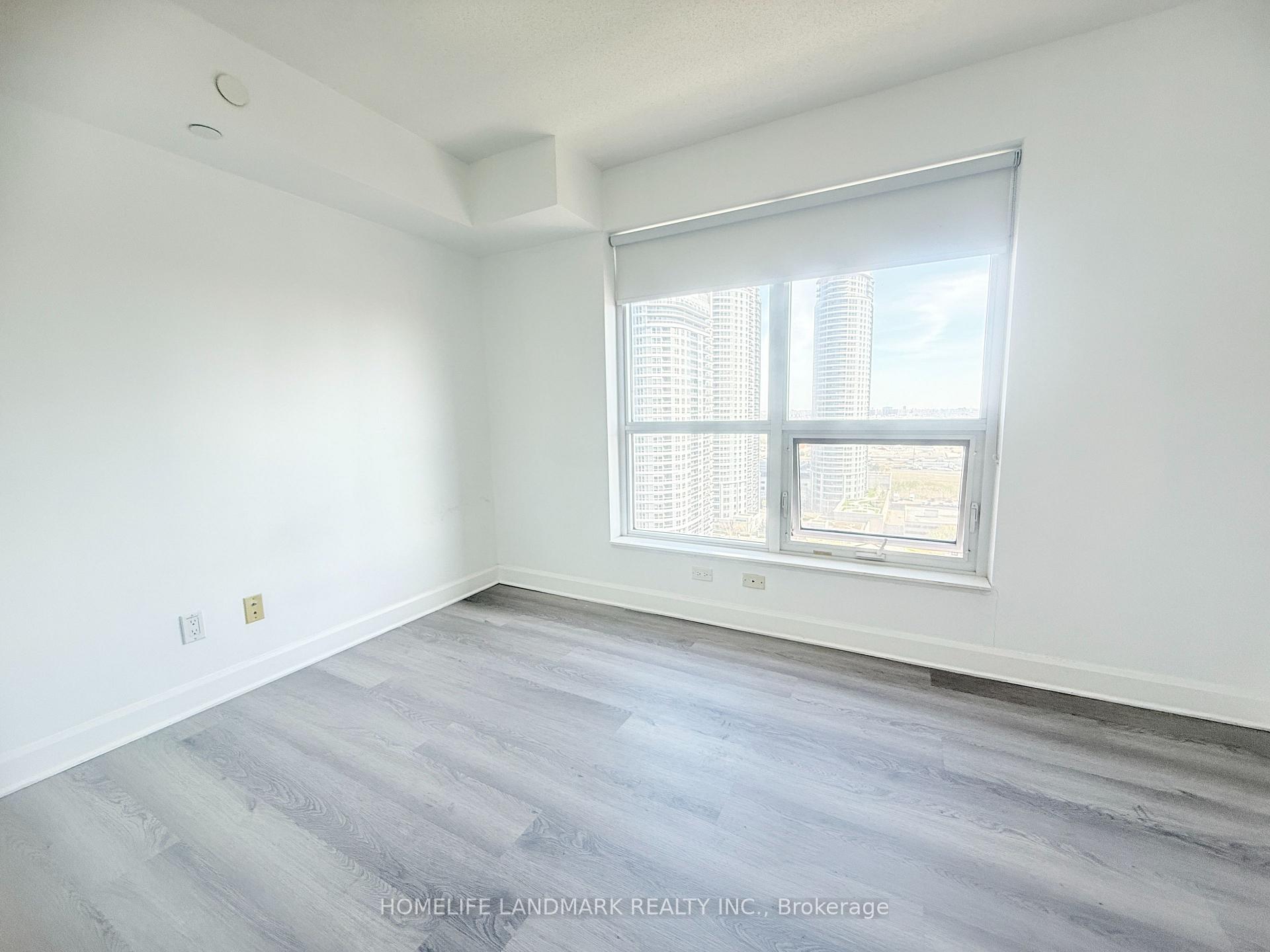 2 Bedrooms Condo at 255 Village Green,  Toronto For sale