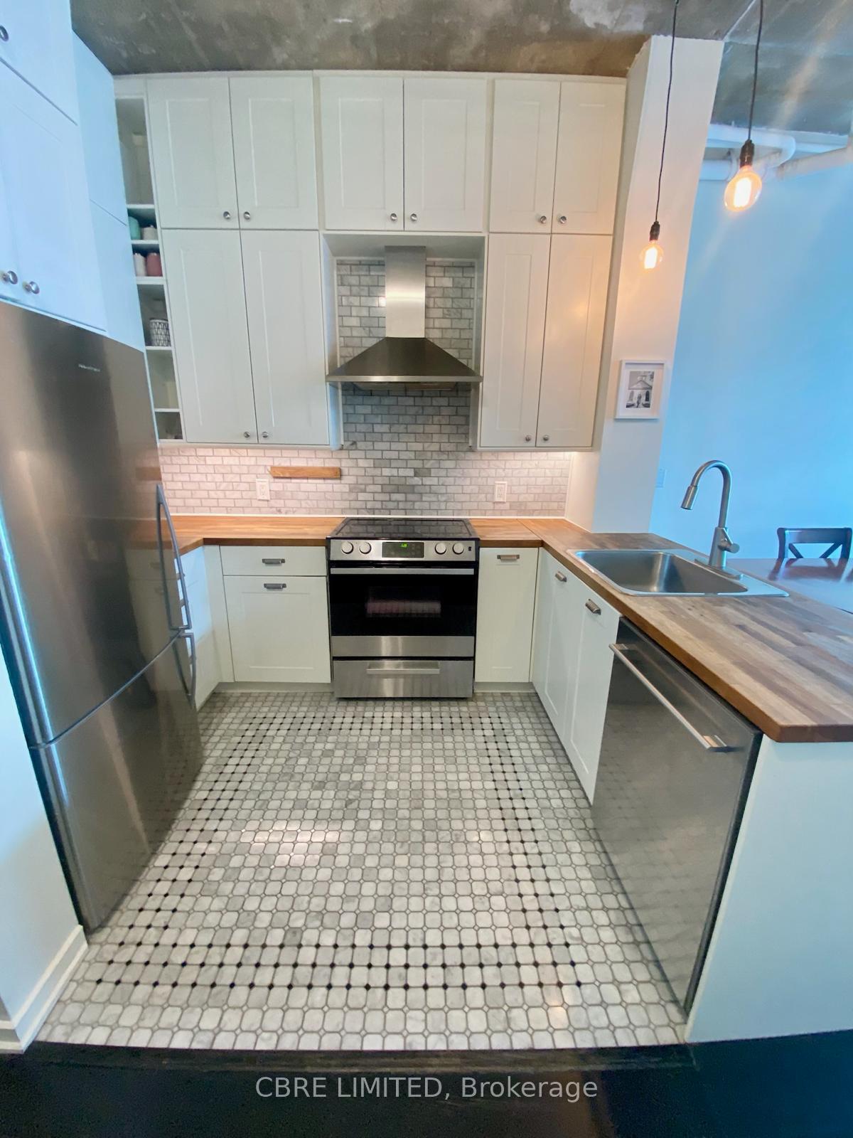 2 Bedrooms Condo at 388 Richmond,  Toronto For sale