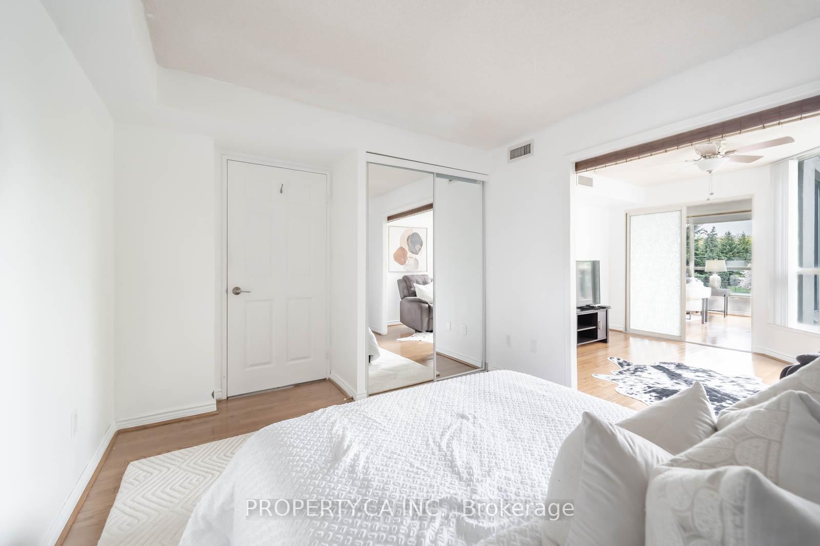 3 Bedrooms Condo at 7300 Yonge, Vaughan For sale
