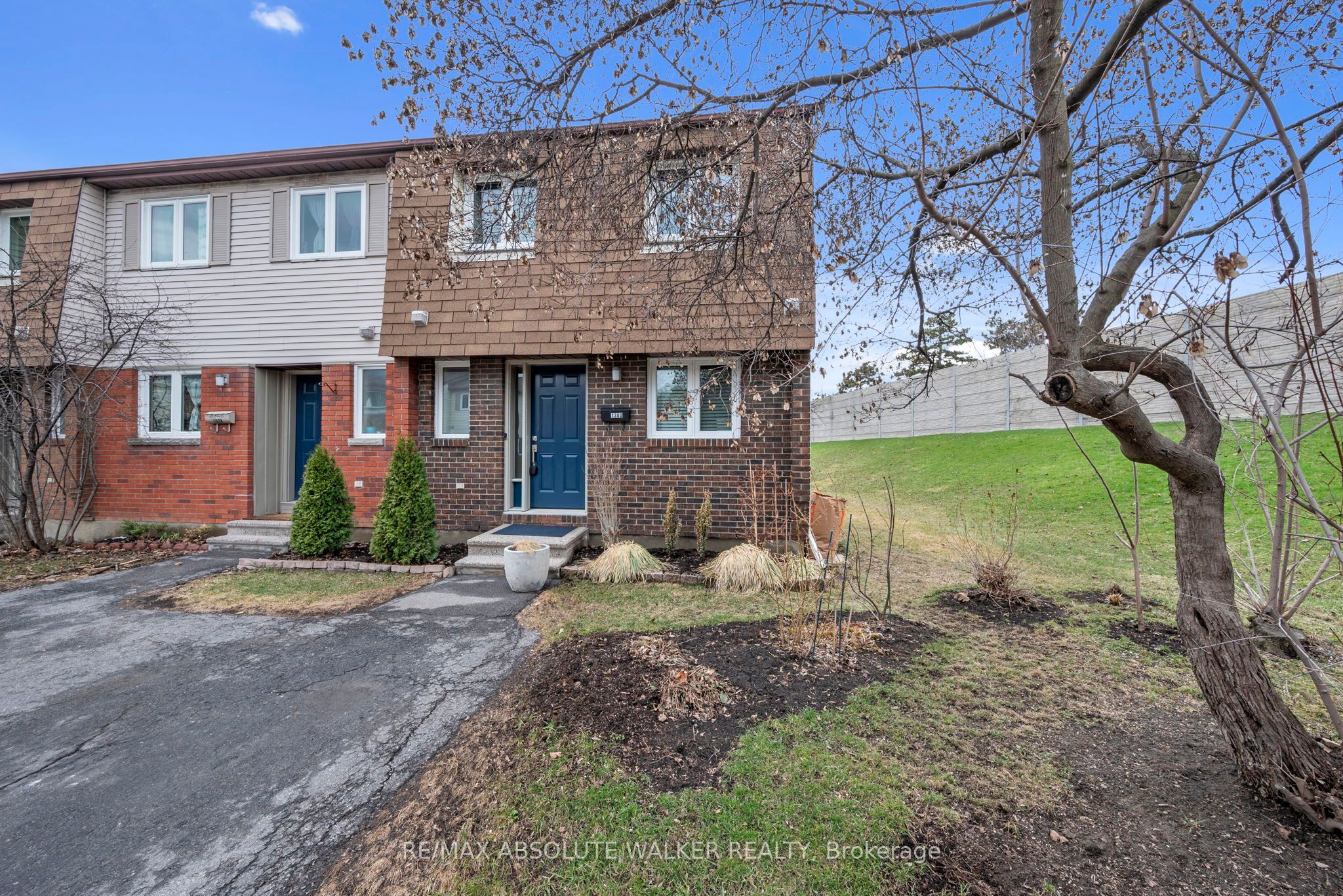 1300 Alness Court, #14