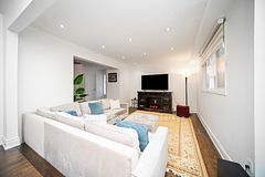 66 Carl Crescent