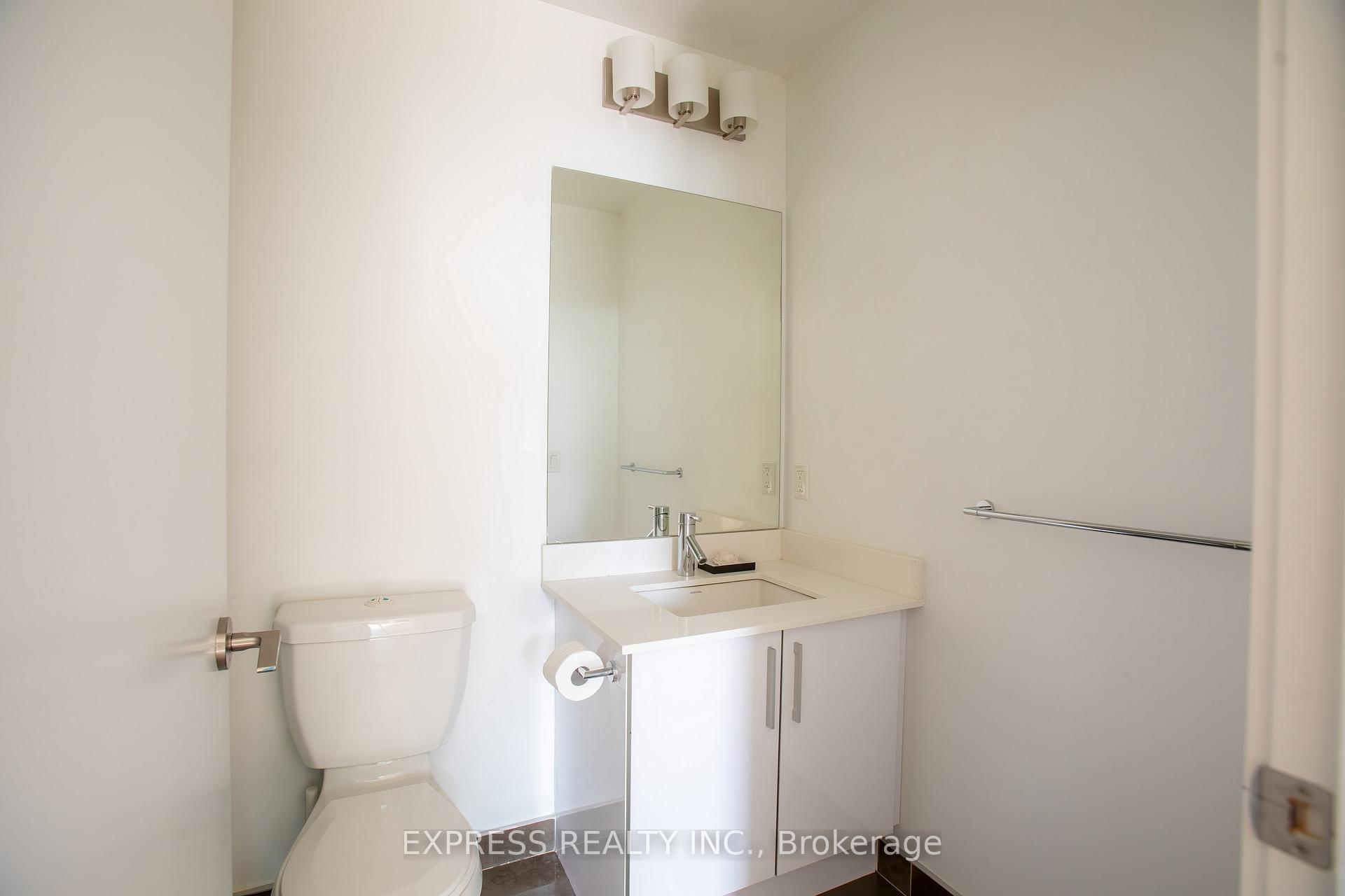 2 Bedrooms Condo at 20 Bruyeres, Toronto For sale