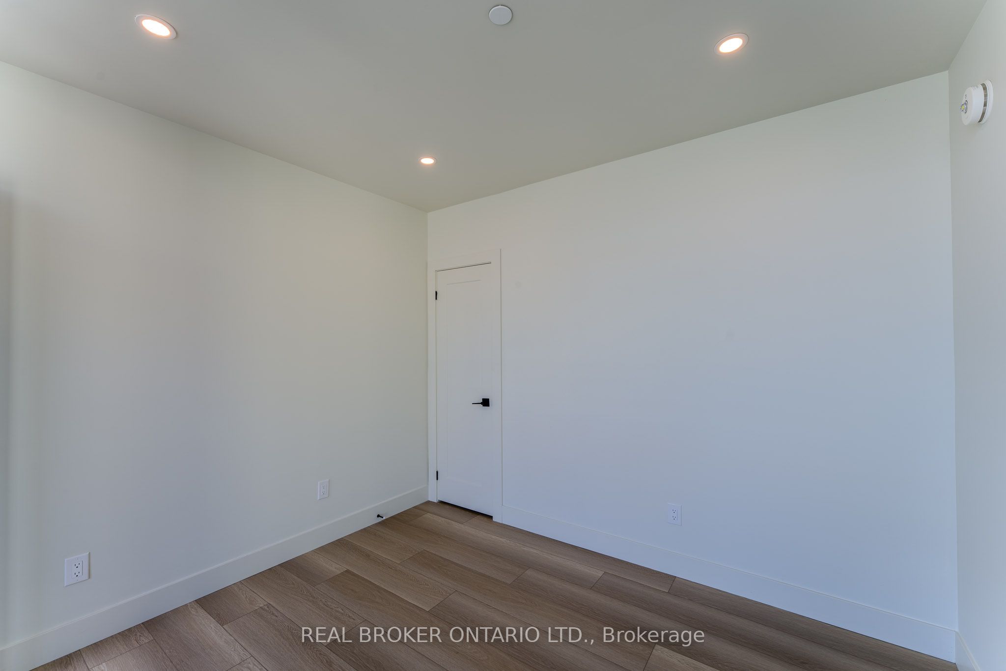 24 Augusta Street, #802