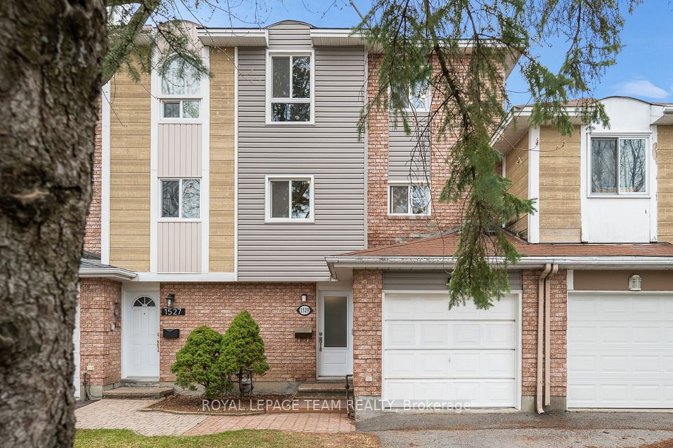 1529 Thurlow