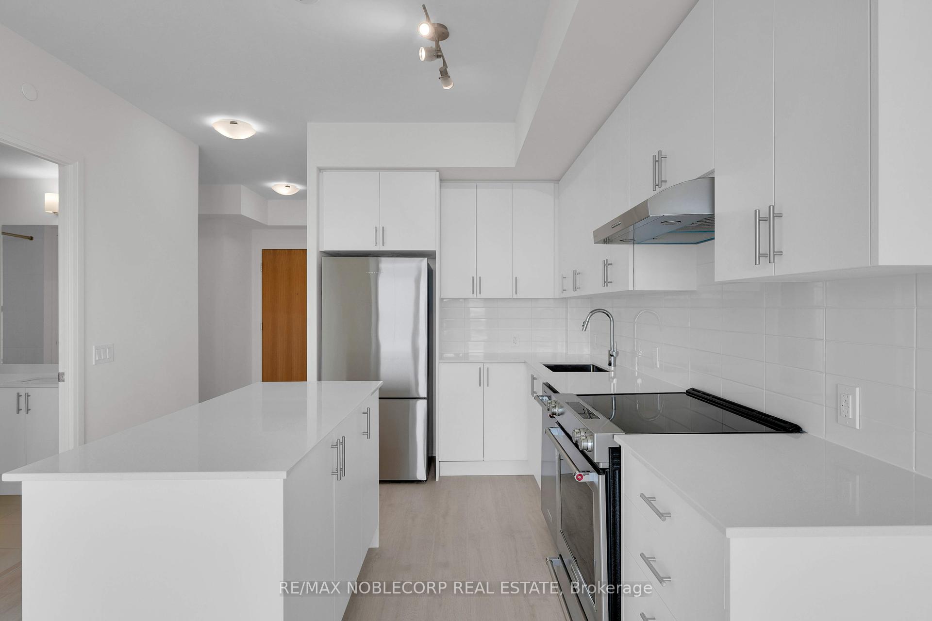 1 Bedroom Co-op at 8960 Jane, Vaughan For sale