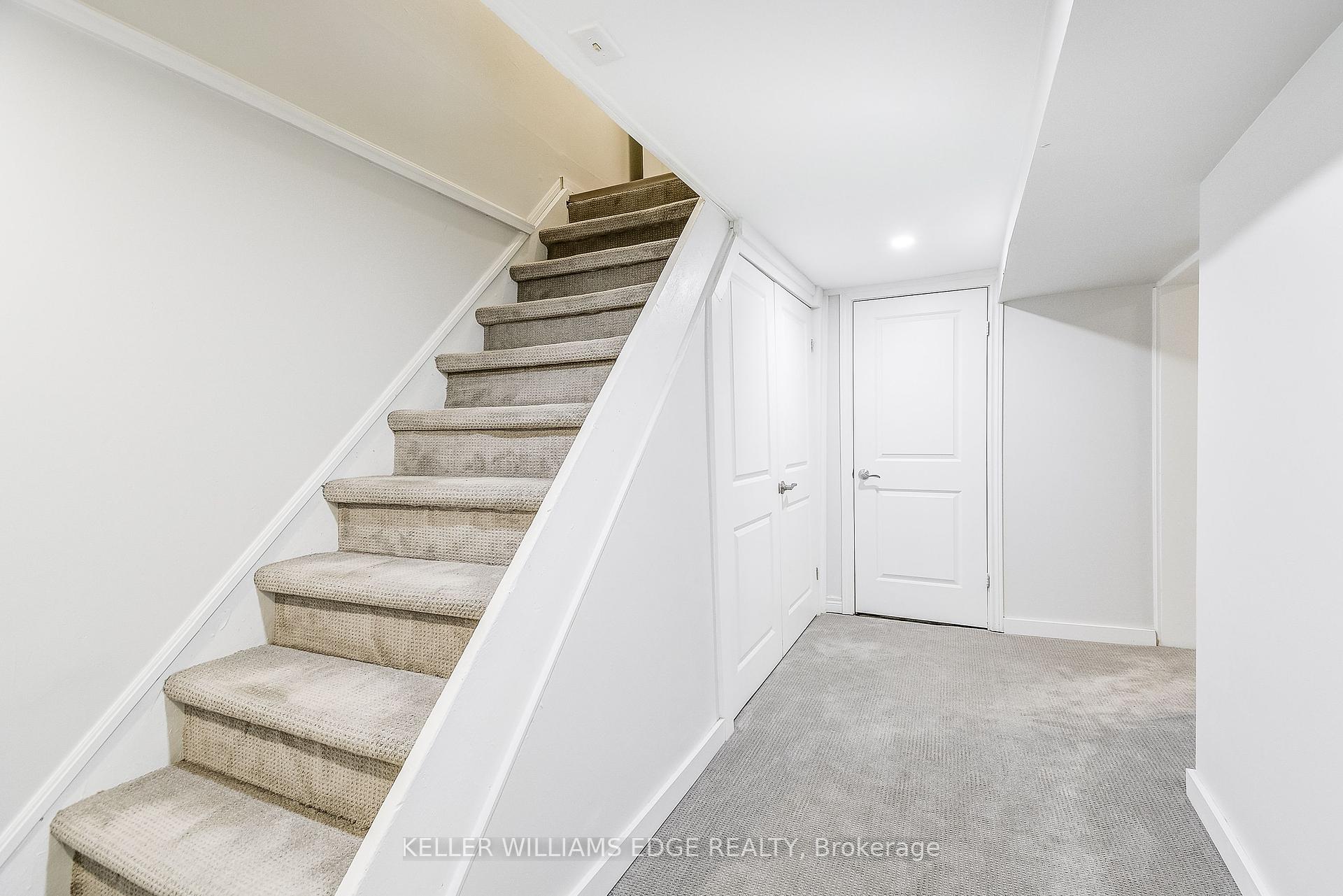 3 Bedrooms Condo at 1350 Limeridge, Hamilton For sale