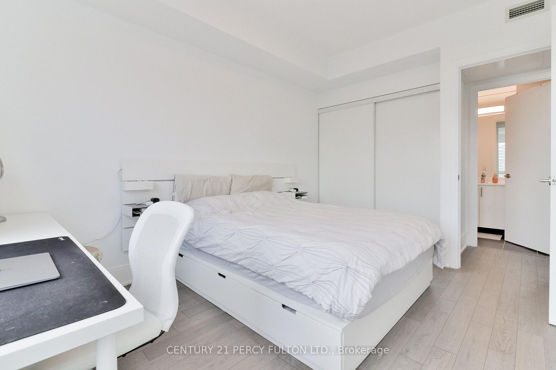 1 Bedroom Condo at 181 Wynford, Toronto For sale