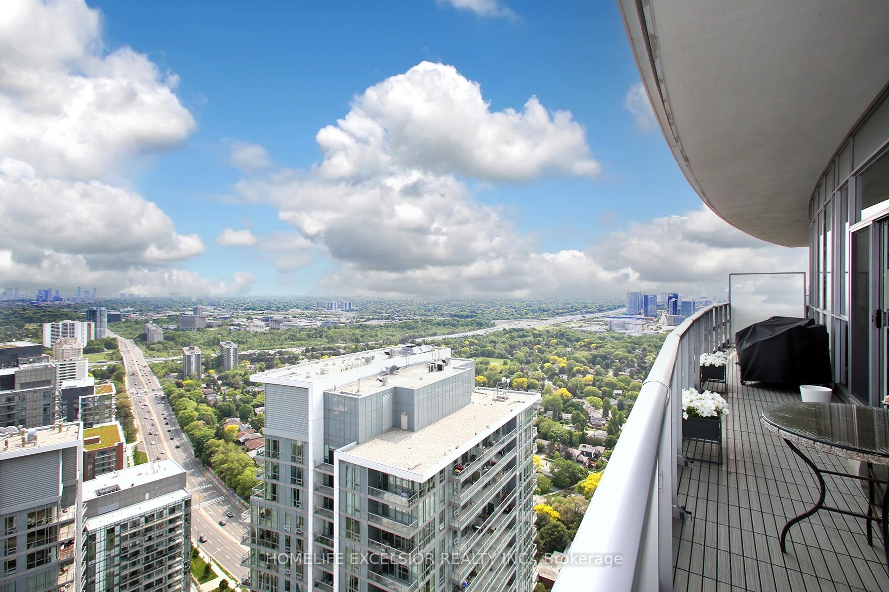 2 Bedrooms Condo at 70 Forest Manor, Toronto For sale