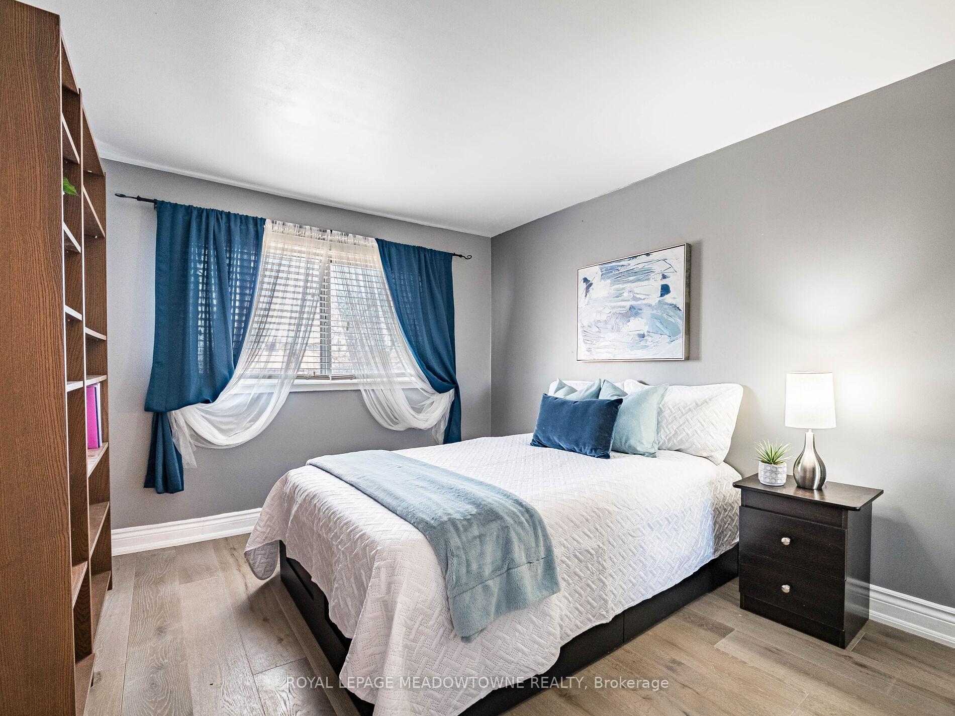 3 Bedrooms Condo at 6780 Formentera, Mississauga For sale