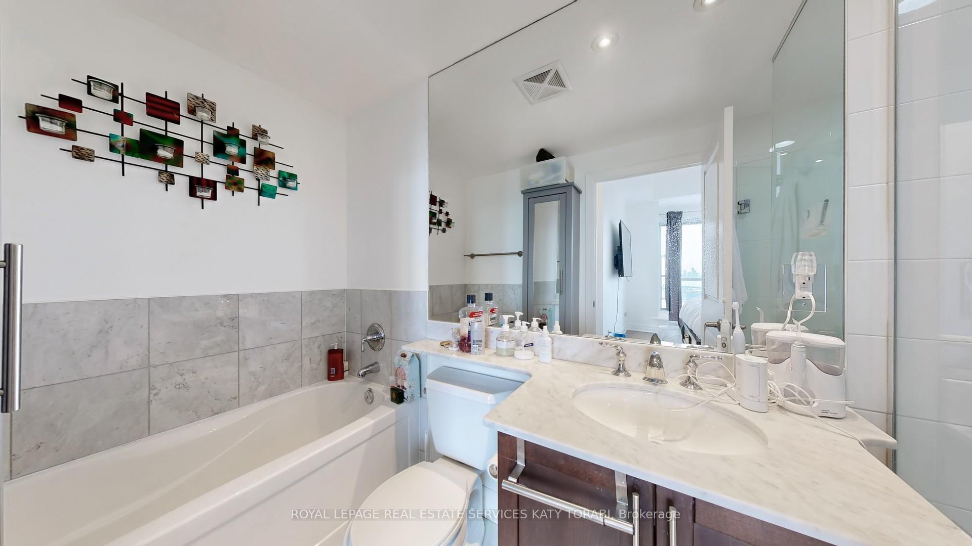 3 Bedrooms Condo at 628 Fleet, Toronto For sale