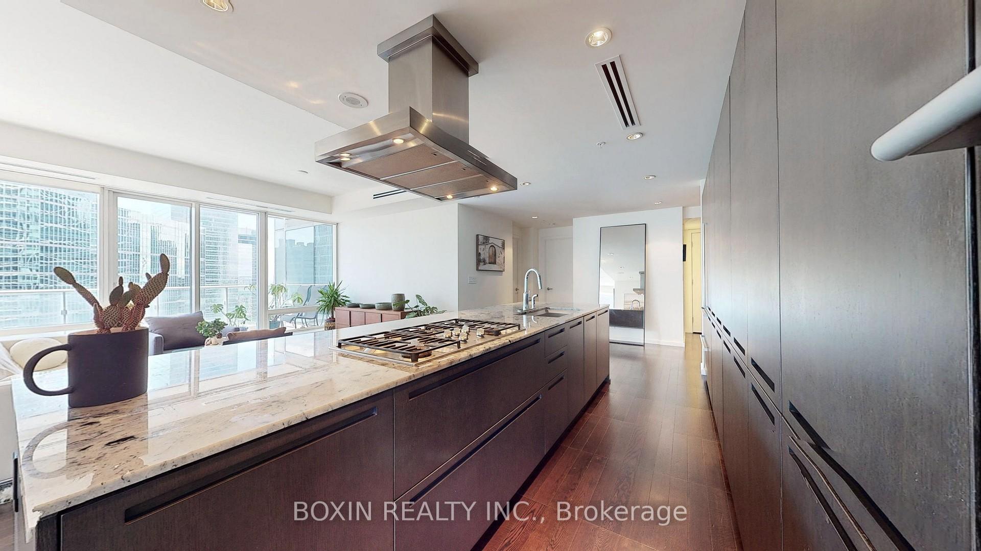 2 Bedrooms Condo at 180 University,  Toronto For sale