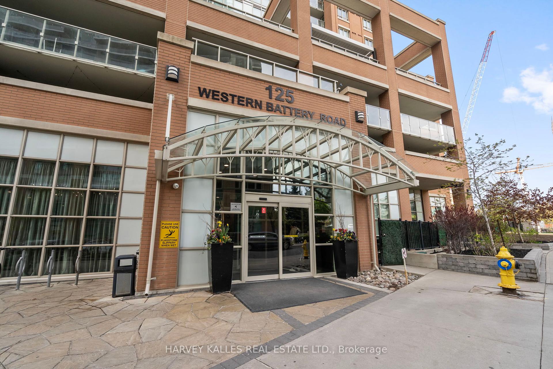 125 Western Battery Road 1316