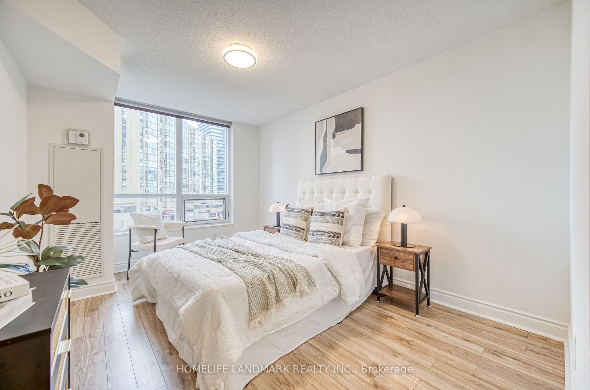 3 Bedrooms Condo at 500 Doris,  Toronto For sale