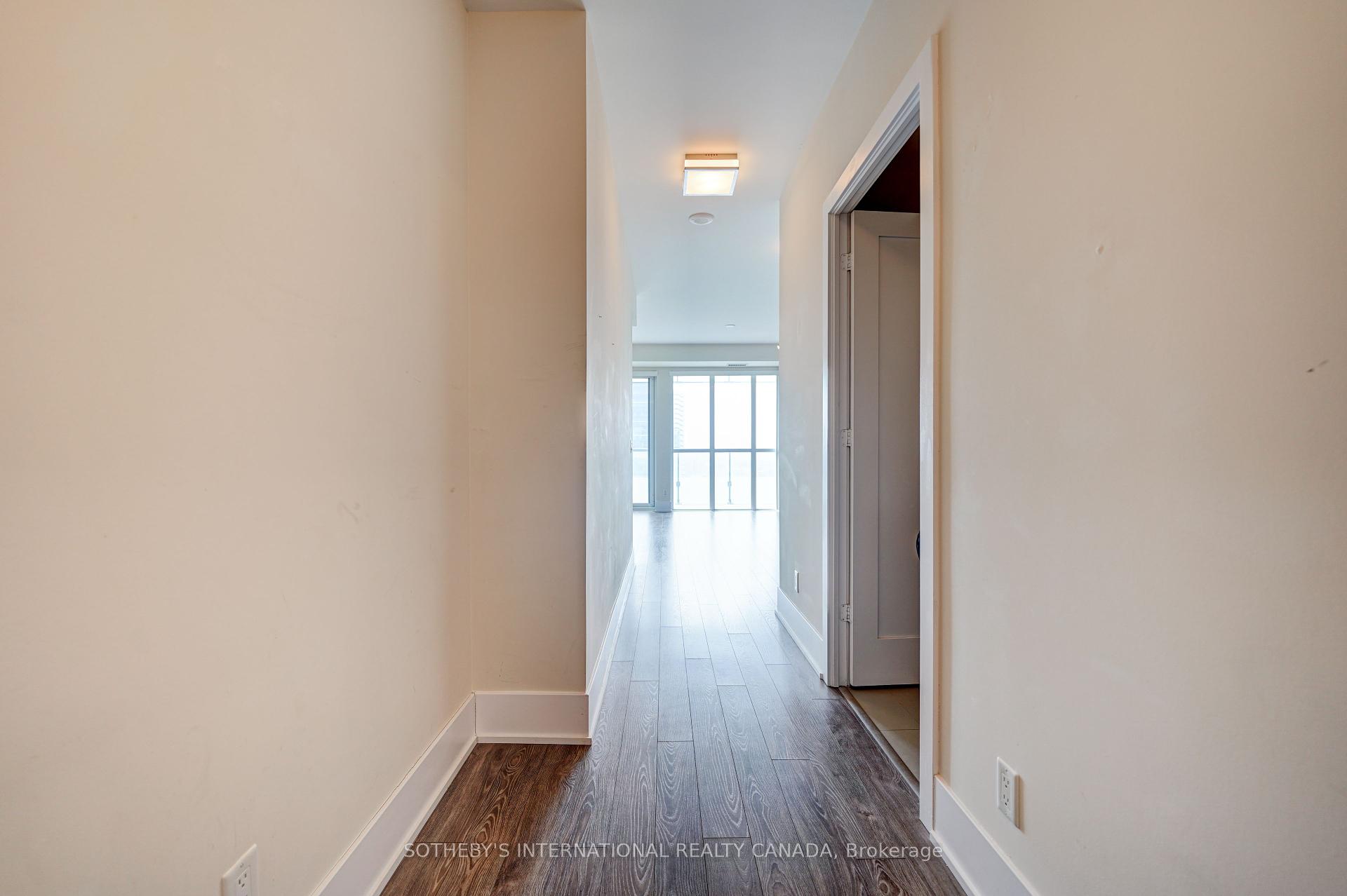 2 Bedrooms Condo at 300 Front, Toronto For sale