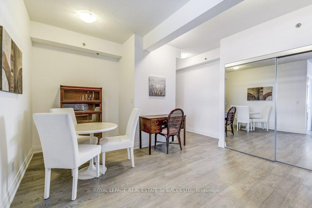2 Bedrooms Condo at 55 Speers, Oakville For sale