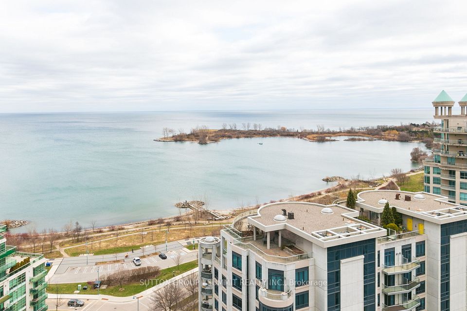 2083 Lakeshore