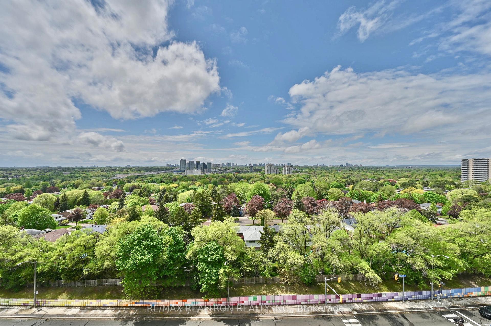 2 Bedrooms Condo at 36 Forest Manor, Toronto For sale