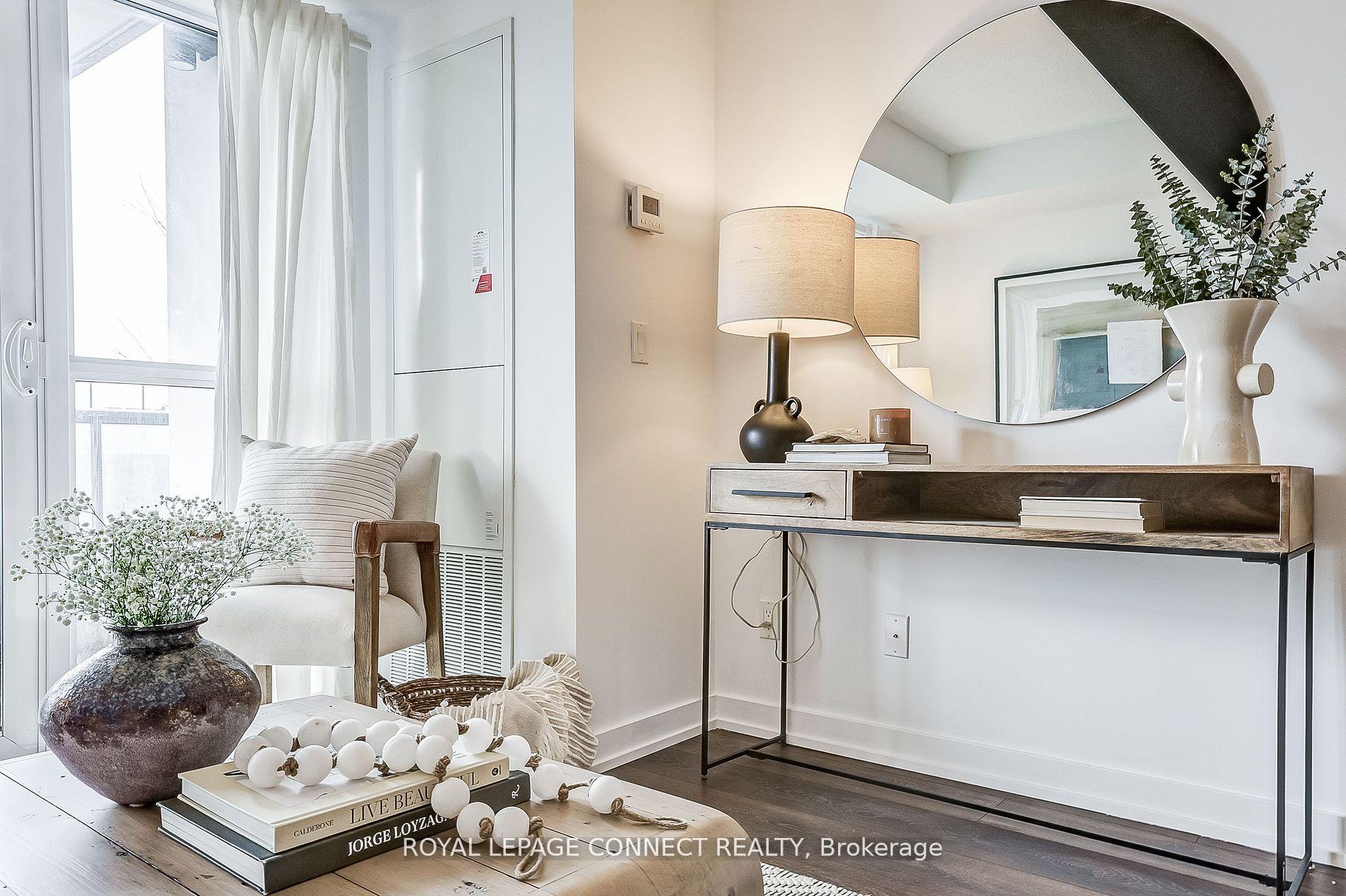 1 Bedroom Condo at 8 Trent, Toronto For sale
