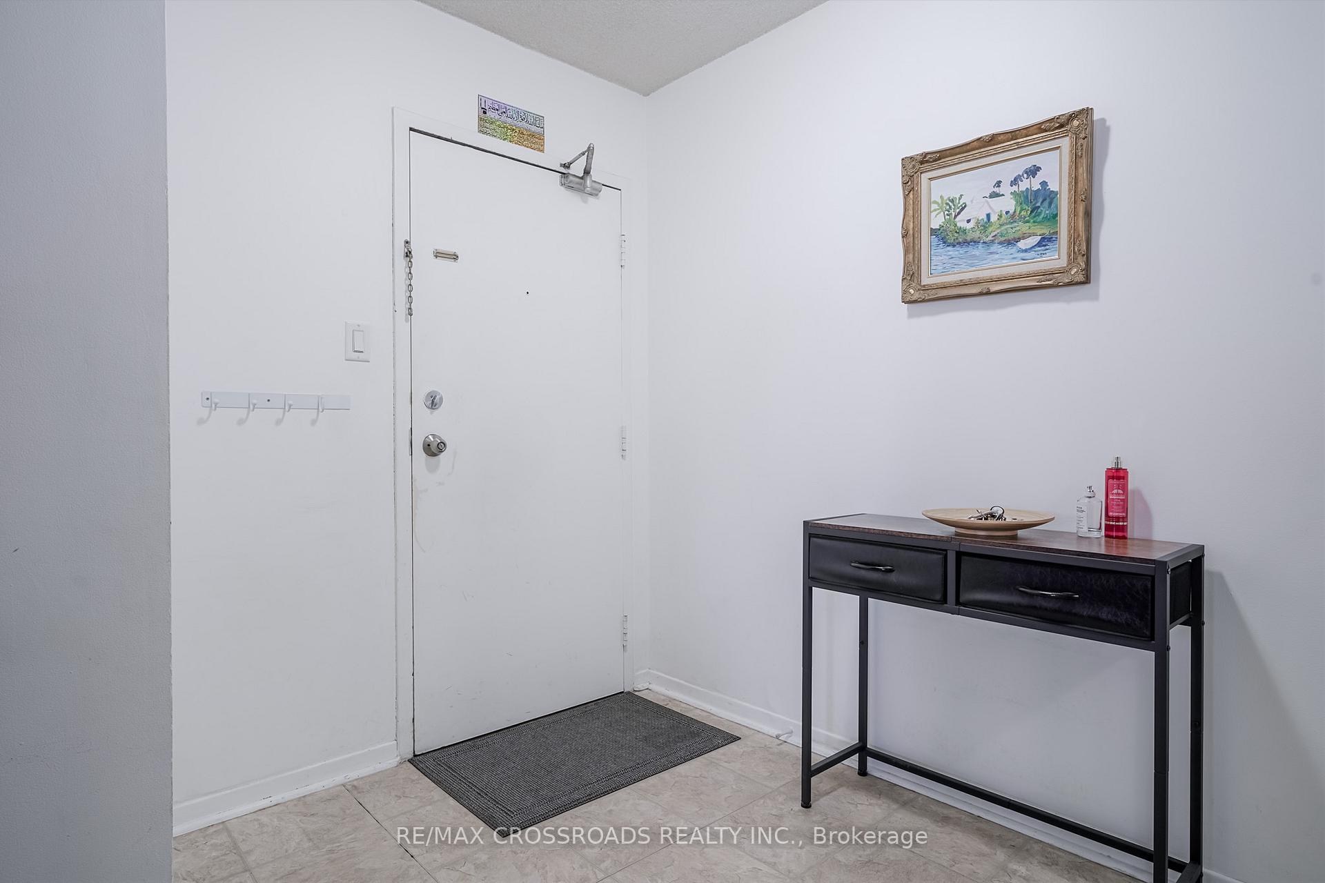 3 Bedrooms Condo at 15 Sewells, Toronto For sale