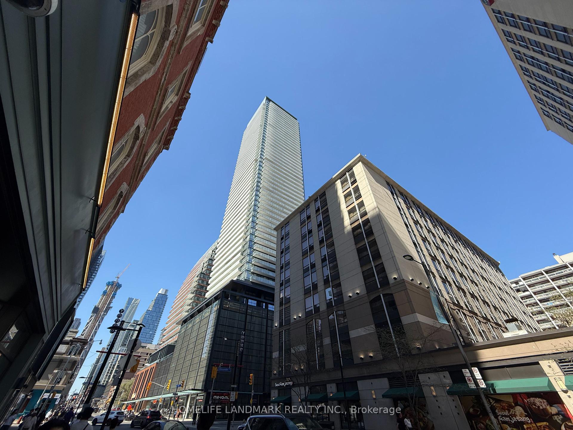 2 Bedrooms Condo at 501 Yonge, Toronto For sale