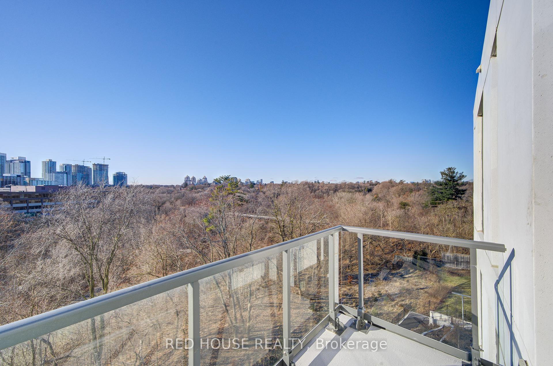 3 Bedrooms Condo at 25 Adra Grado, Toronto For sale