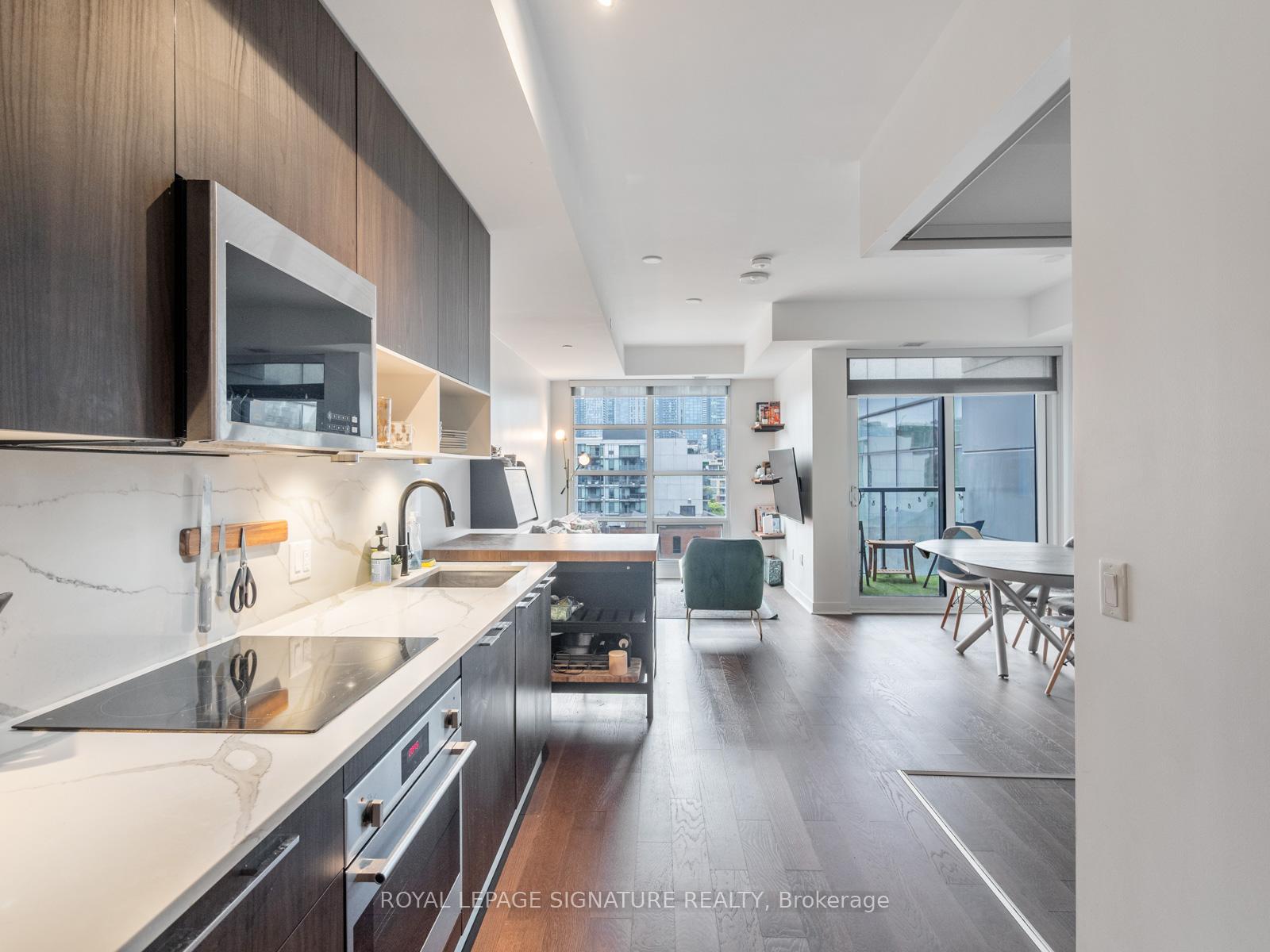 2 Bedrooms Condo at 501 Adelaide, Toronto For sale