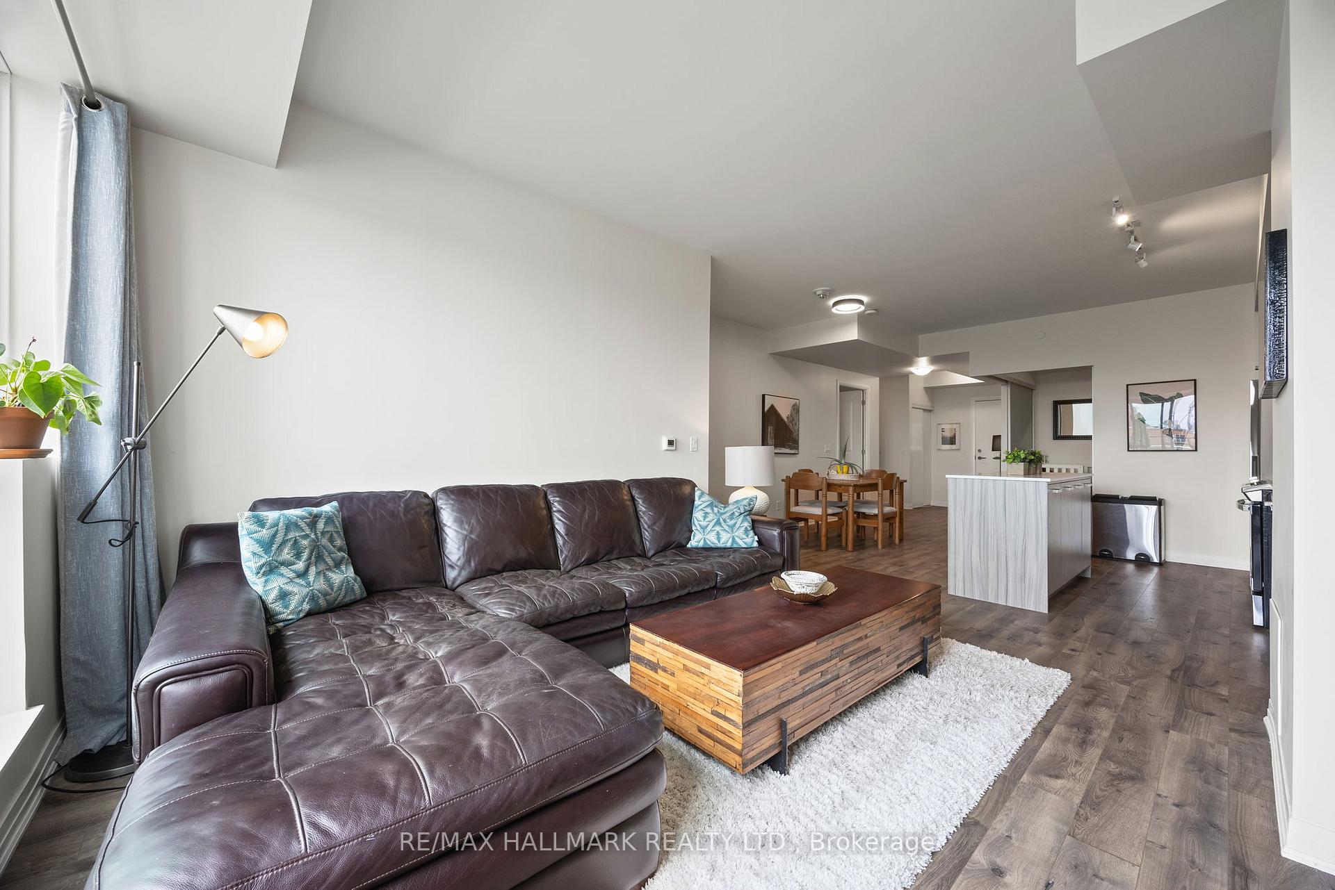 3 Bedrooms Condo at 1630 Queen, Toronto For sale