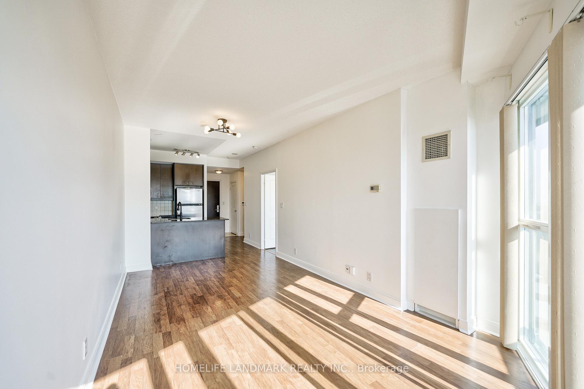 1 Bedroom Condo at 60 Absolute,  Mississauga For sale