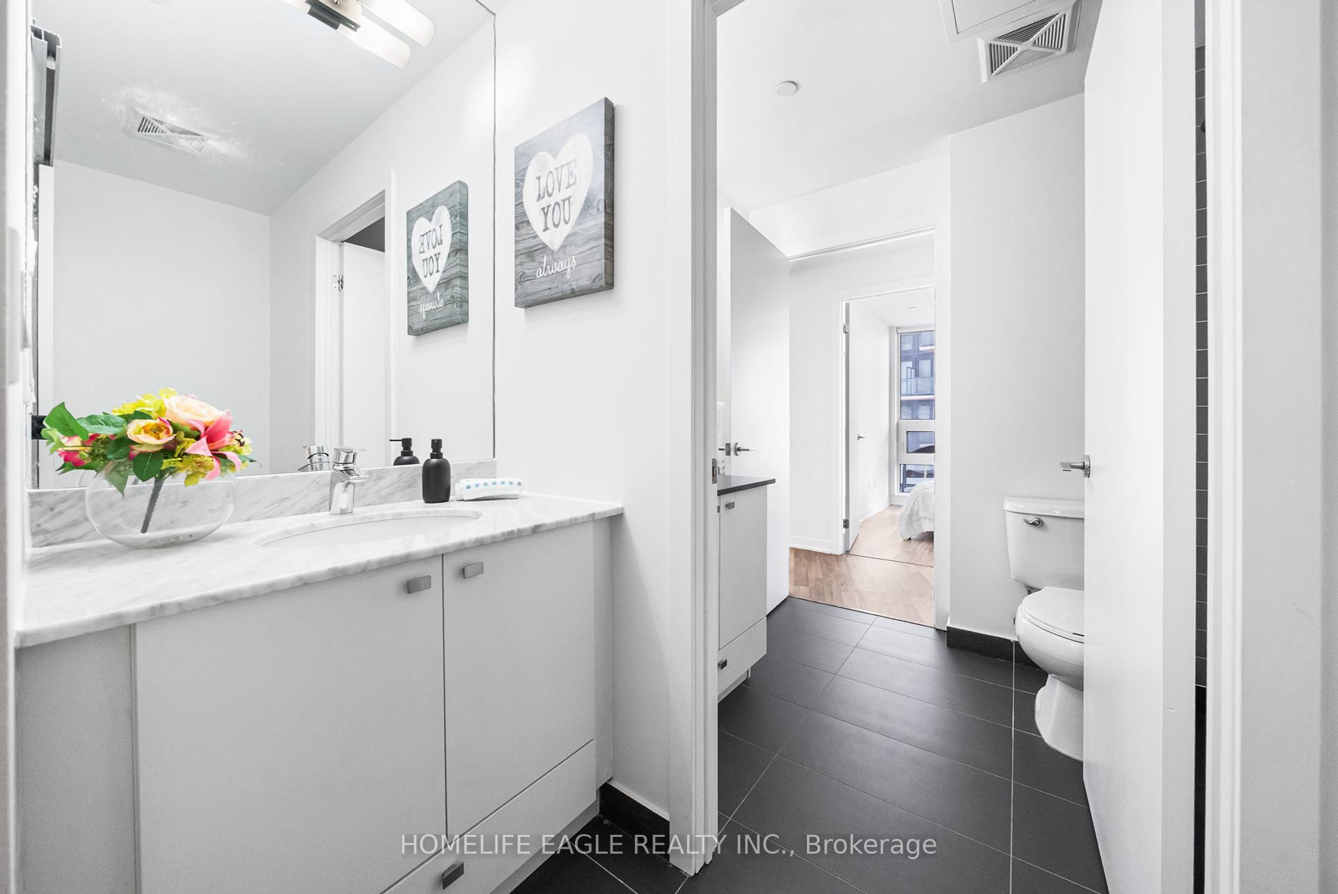 2 Bedrooms Condo at 51 East Liberty, Toronto For sale