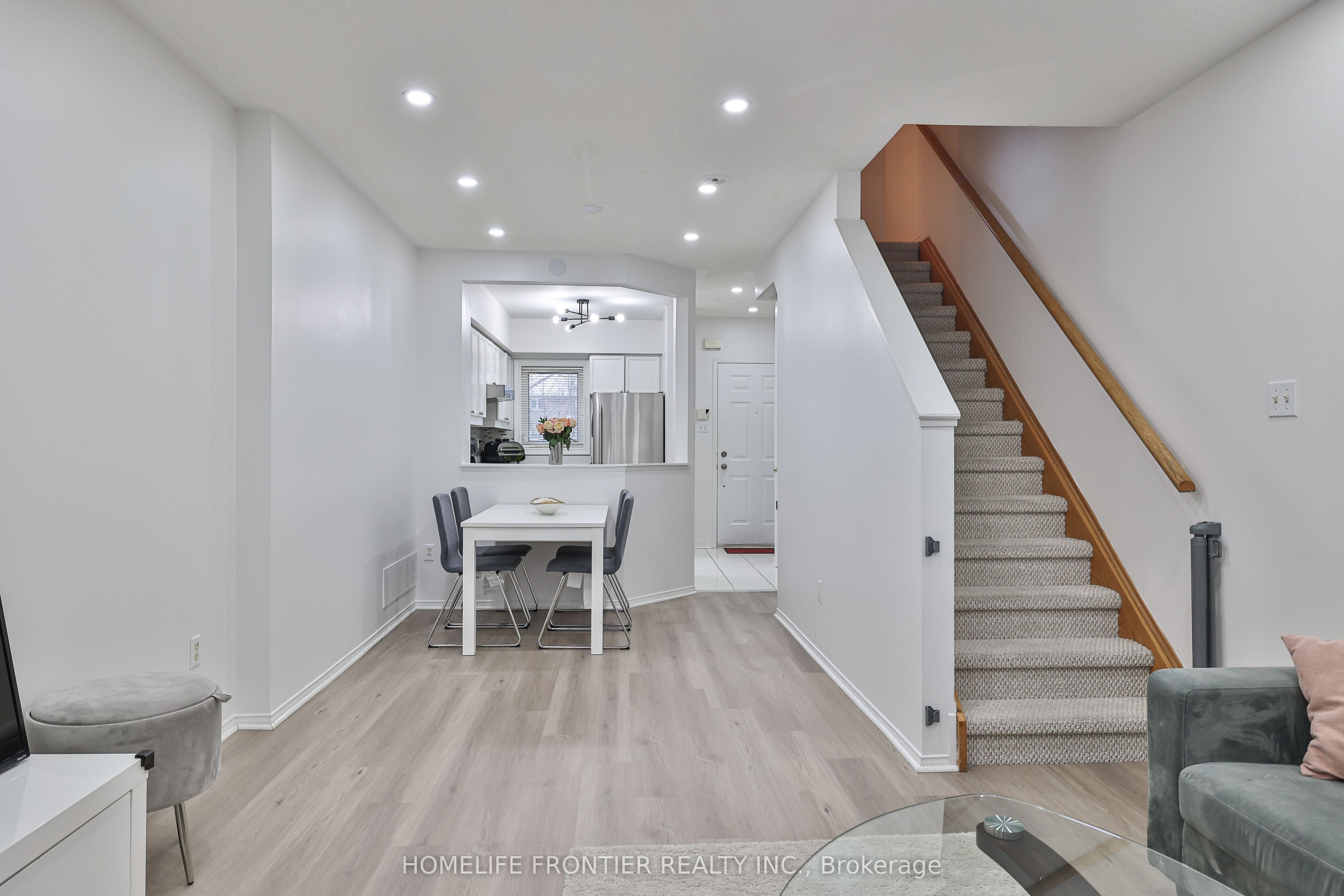 735 New Westminster Drive, #93