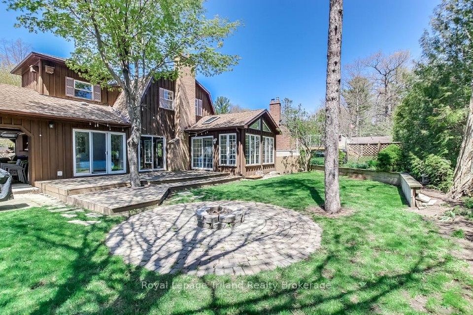 50 Warwick Avenue, Lambton Shores, ON N0M 1T0