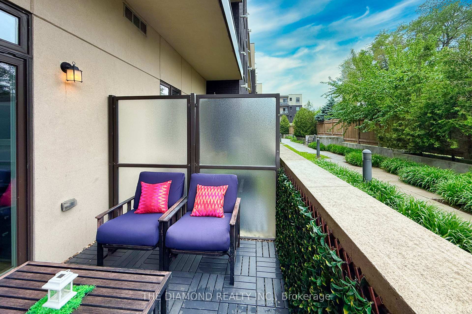 2 Bedrooms Condo at 3560 St Clair, Toronto For sale