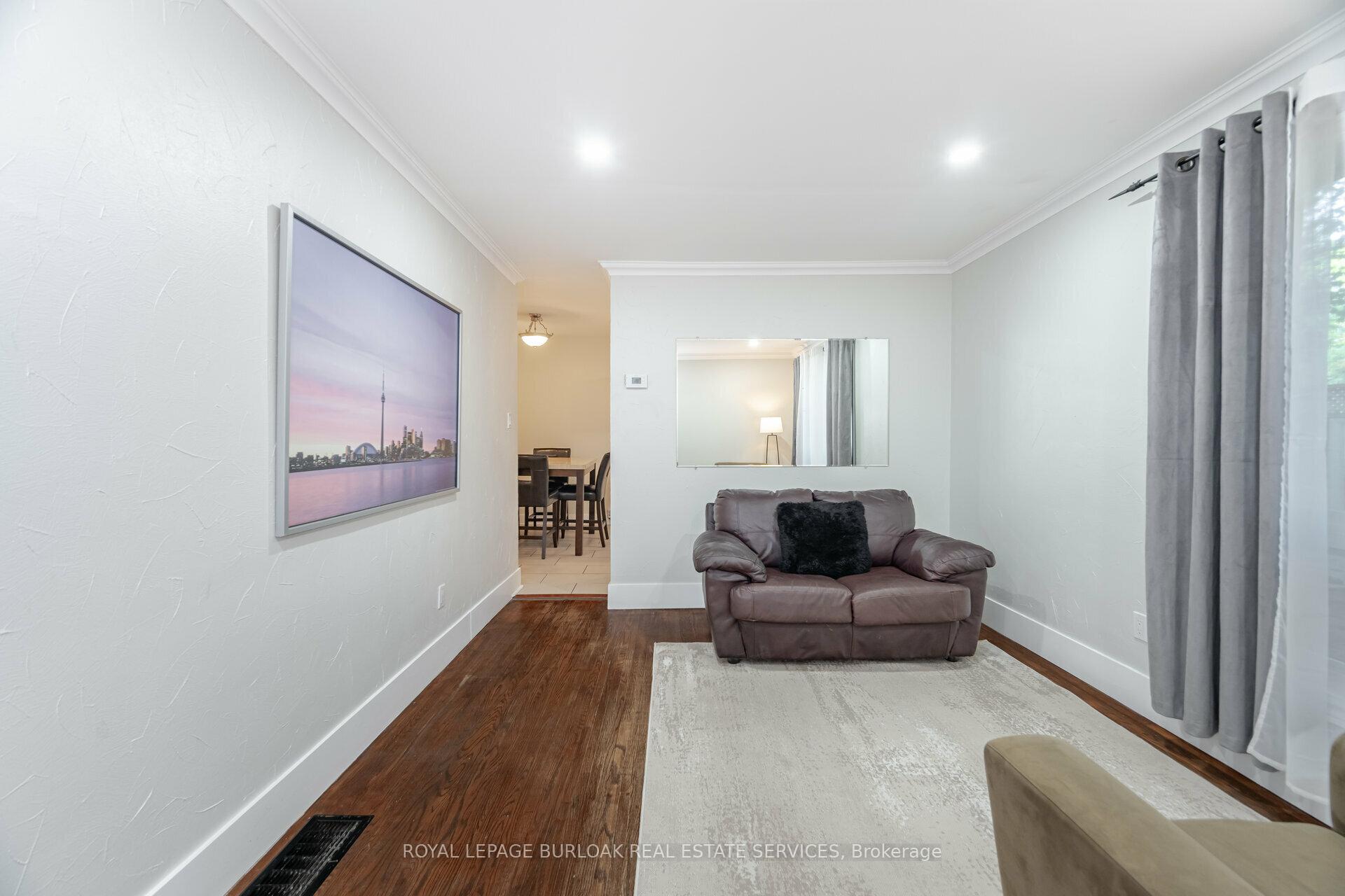 2 Bedrooms Condo at 1116 Homewood, Burlington For sale