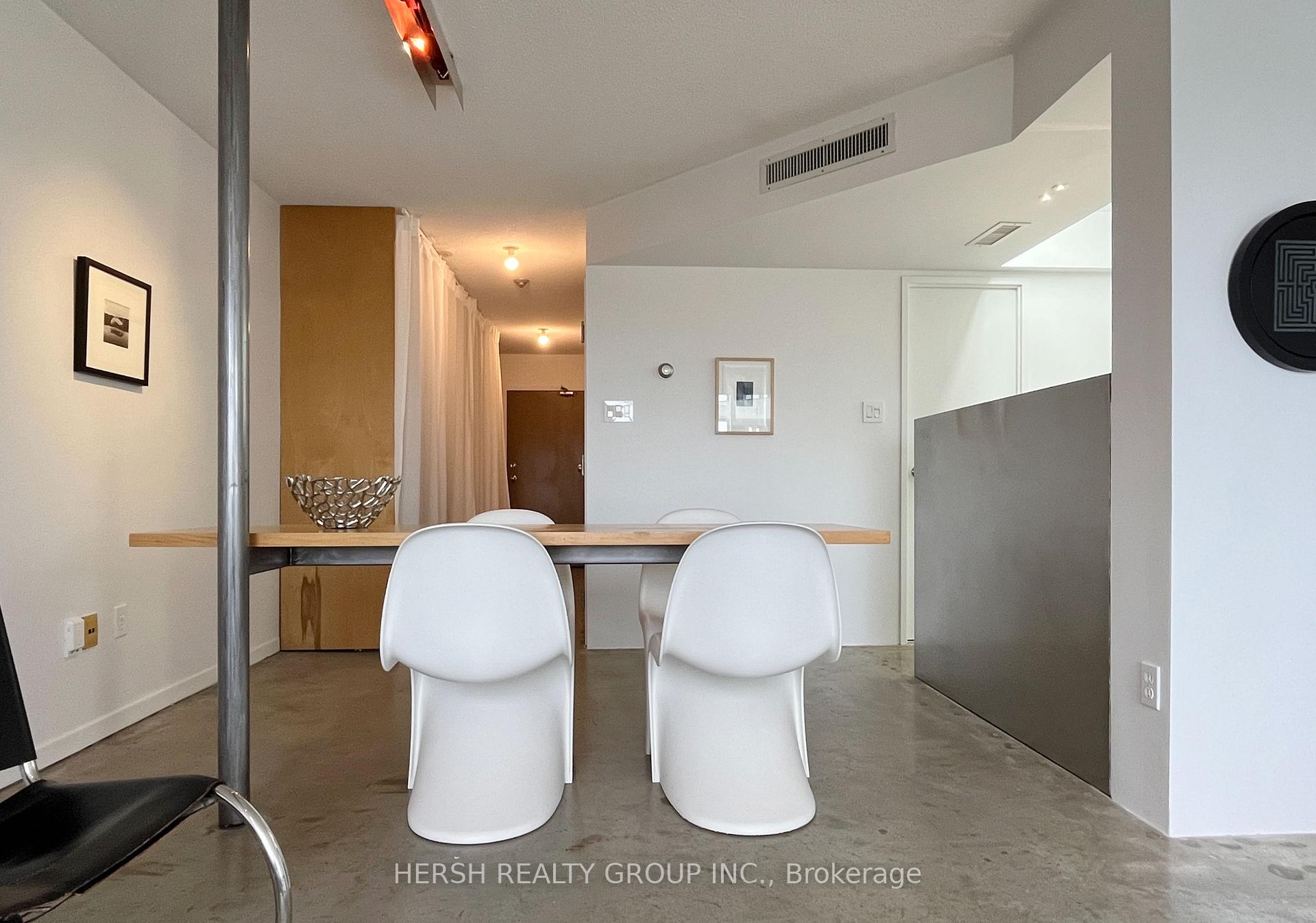1 Bedroom Condo at 1001 Bay,  Toronto For sale