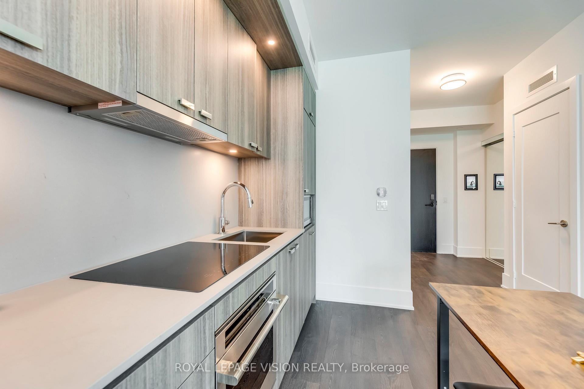 2 Bedrooms Condo at 470 Front, Toronto For sale