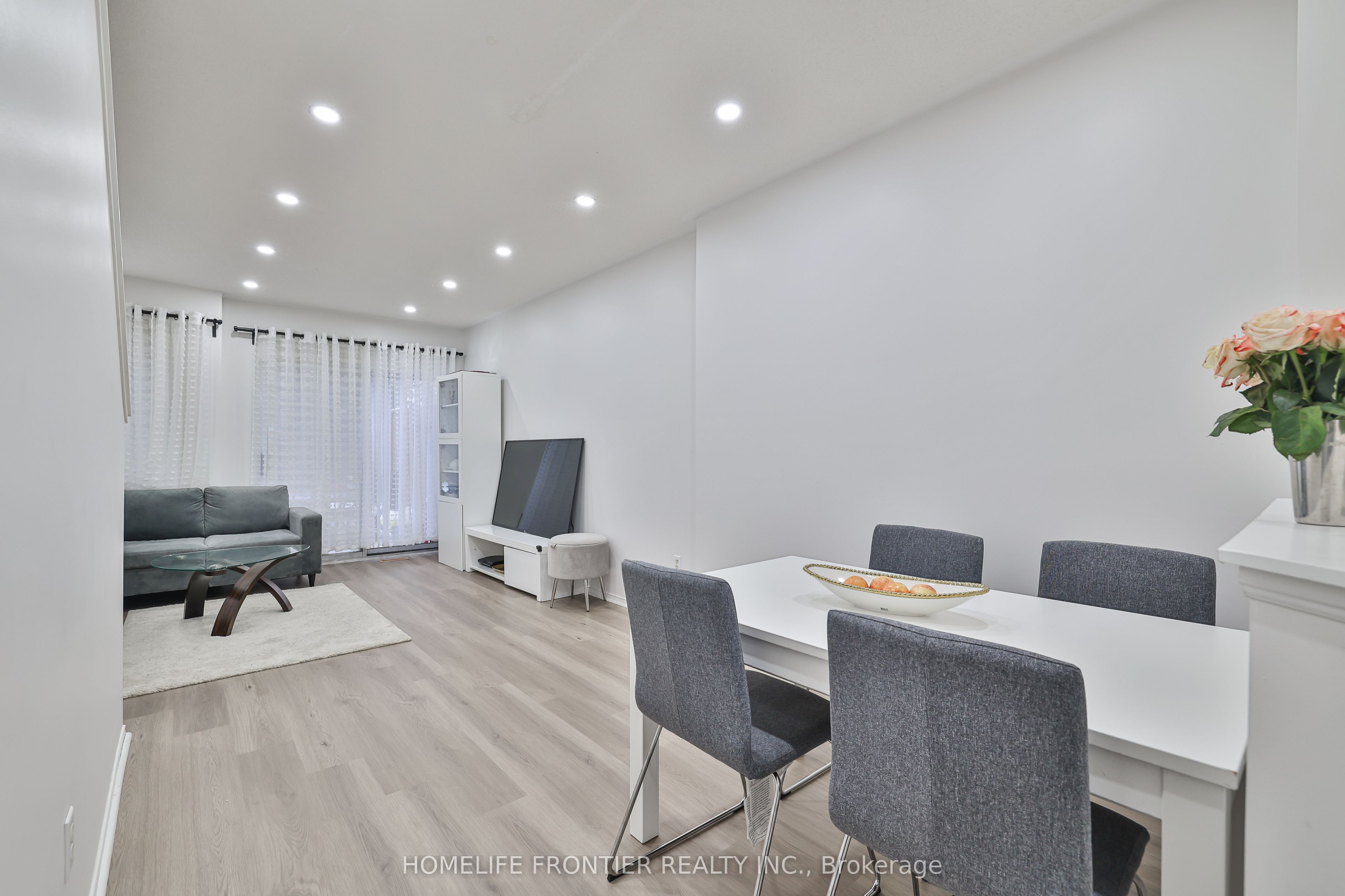 735 New Westminster Drive, #93