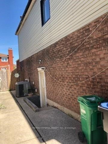 657 Thamesford Terrace