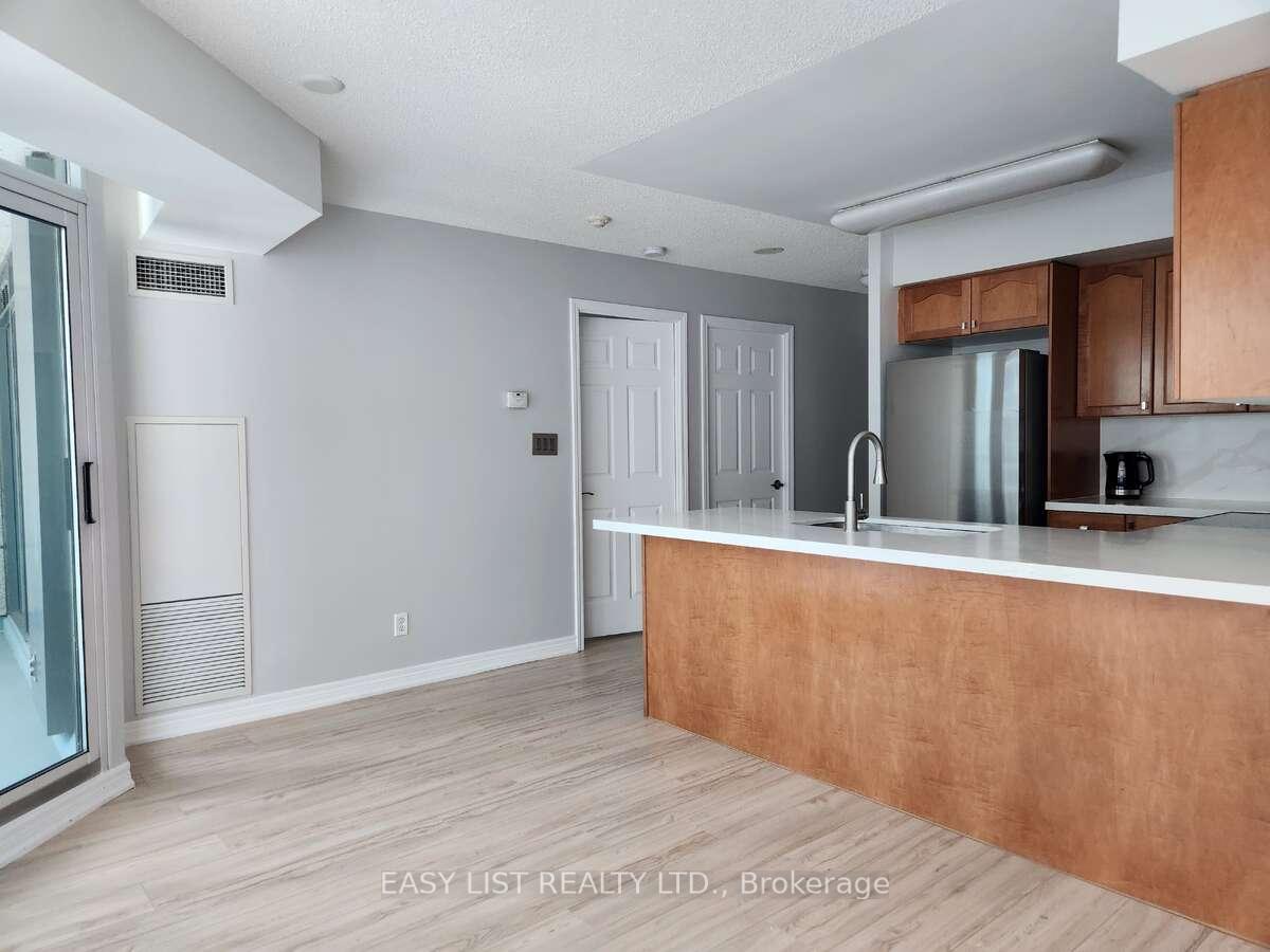 2 Bedrooms Condo at 51 Lower Simcoe, Toronto For sale