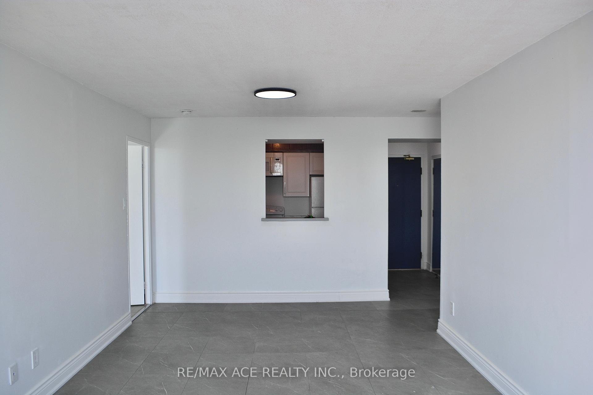 3 Bedrooms Condo at 330 Mccowan, Toronto For sale