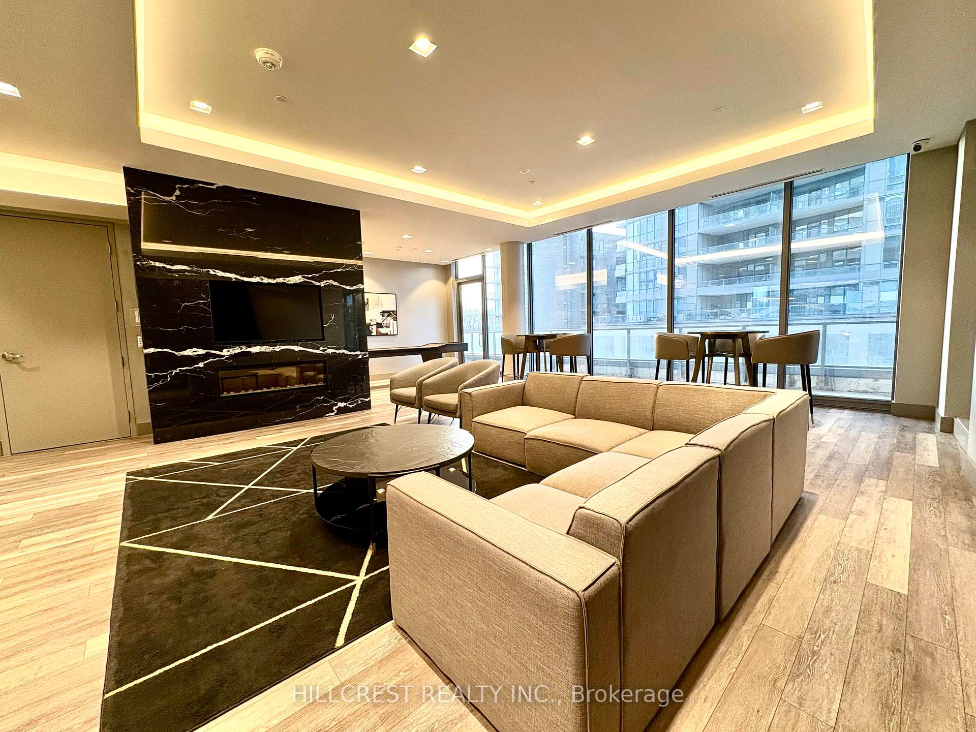2 Bedrooms Condo at 36 Forest Manor,  Toronto For sale