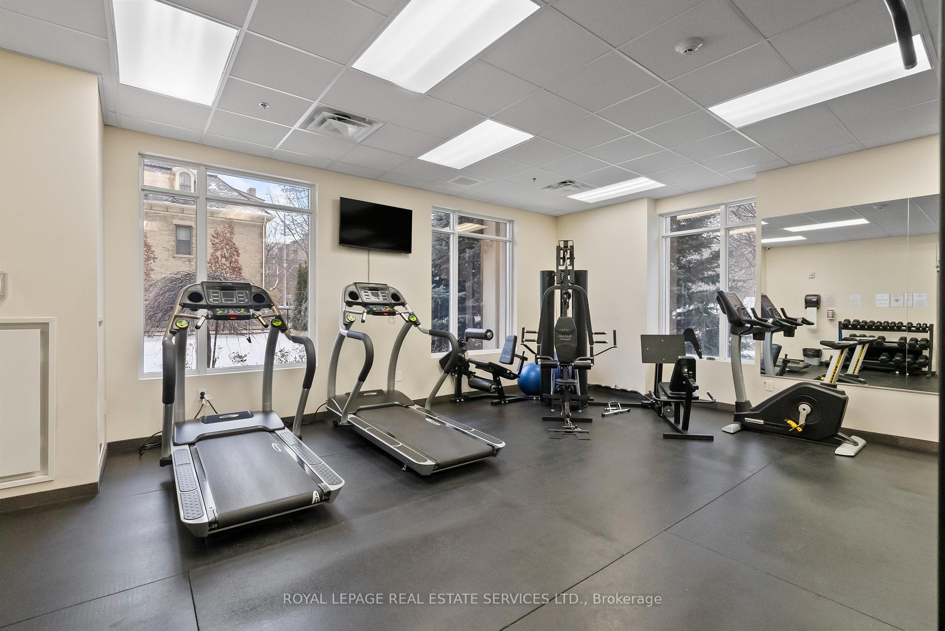2 Bedrooms Condo at 90 Charlton,  Hamilton For sale